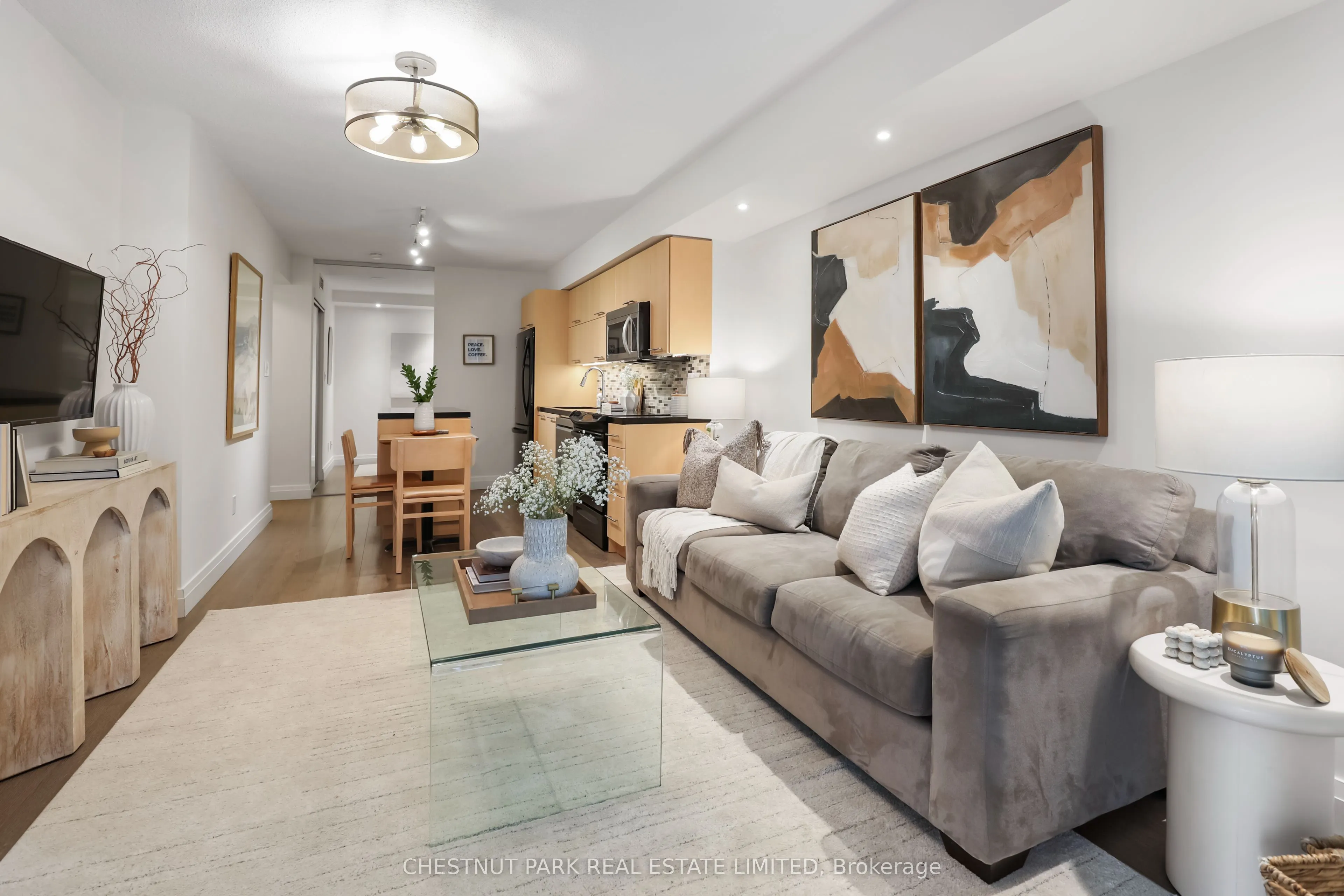 126 Simcoe Street, #507