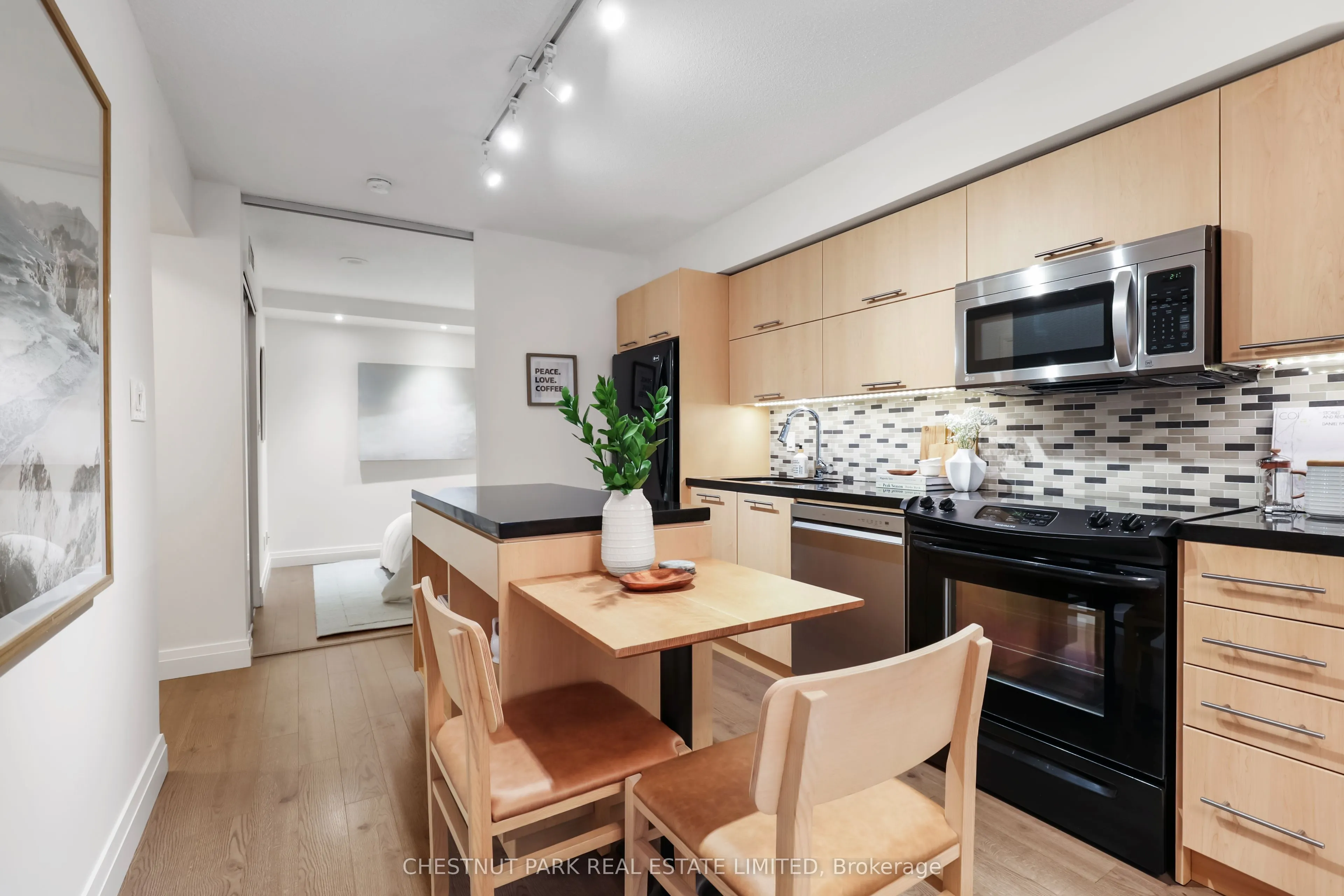 126 Simcoe Street, #507