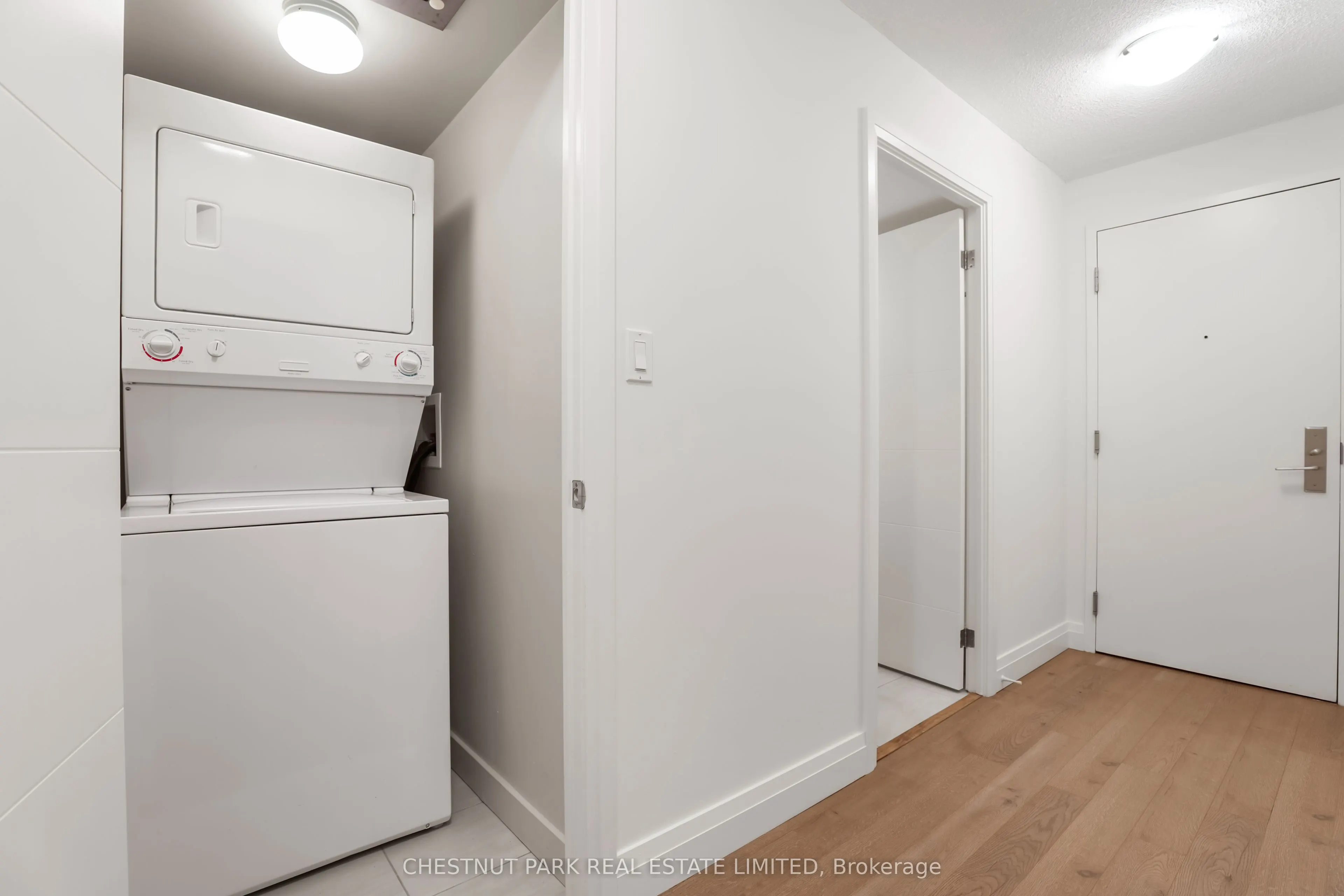 126 Simcoe Street, #507