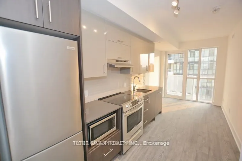 188 Fairview Mall Drive, #1102