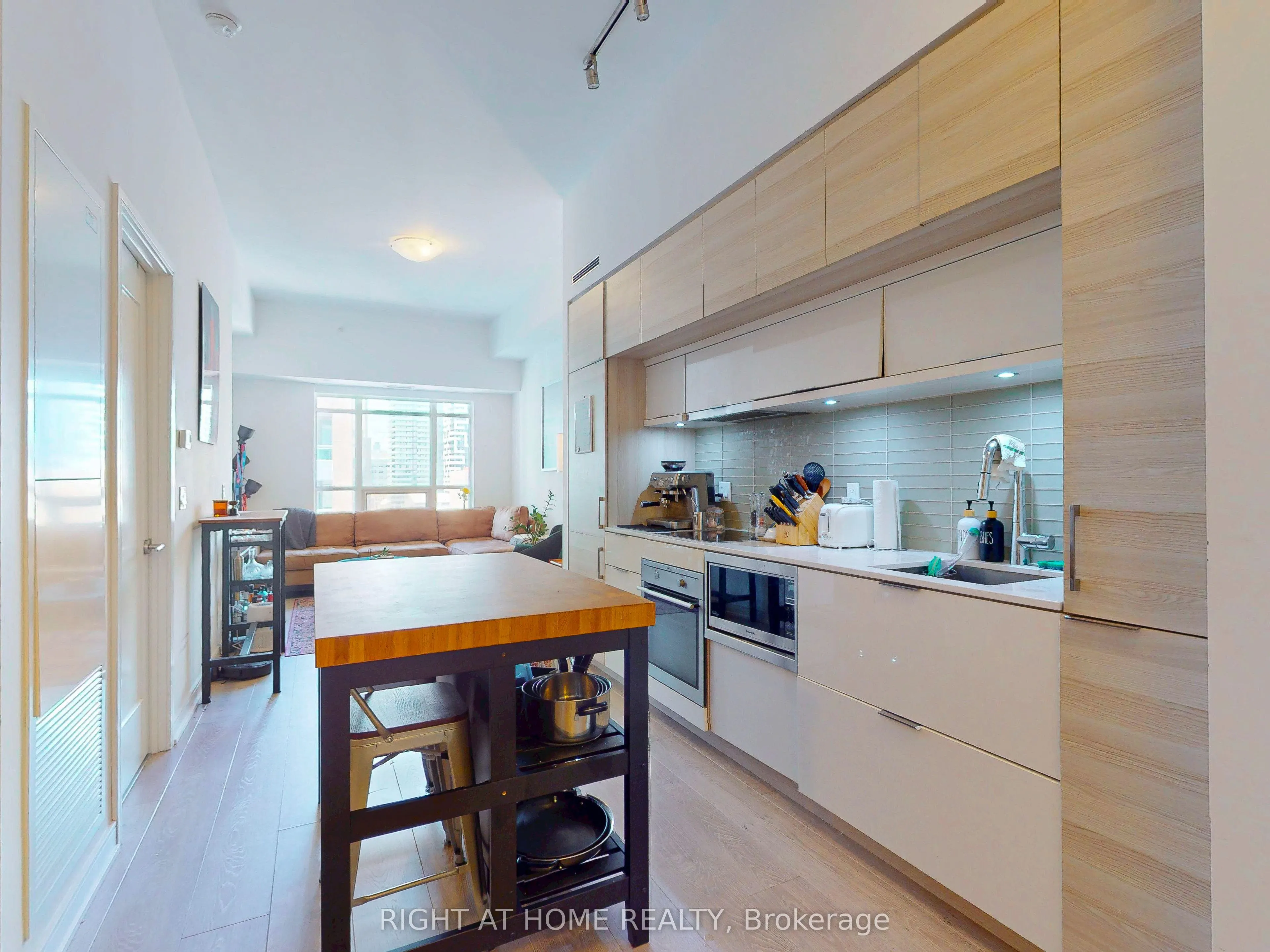 88 Scott Street, #1904