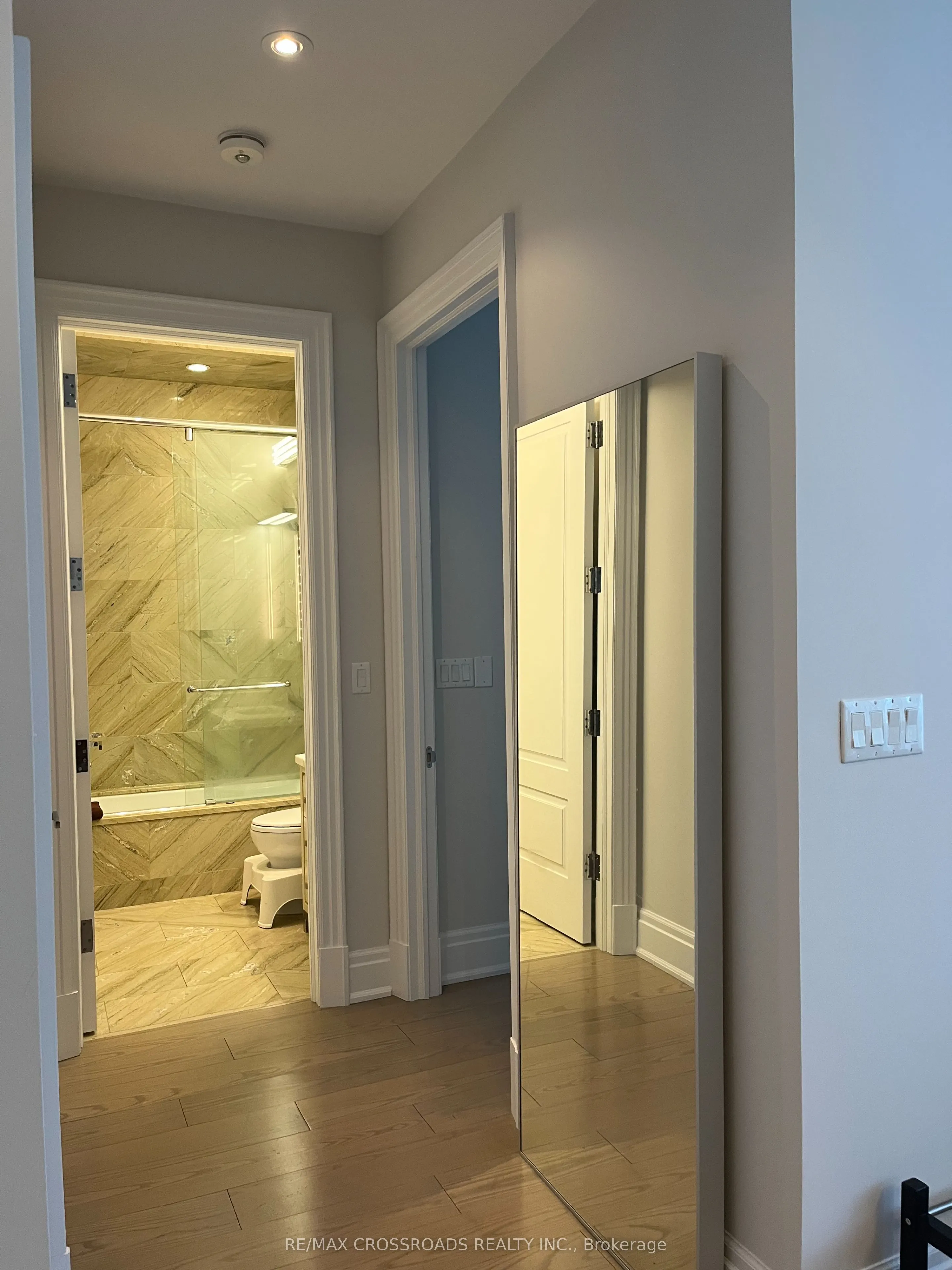 55 Scollard Street, #901