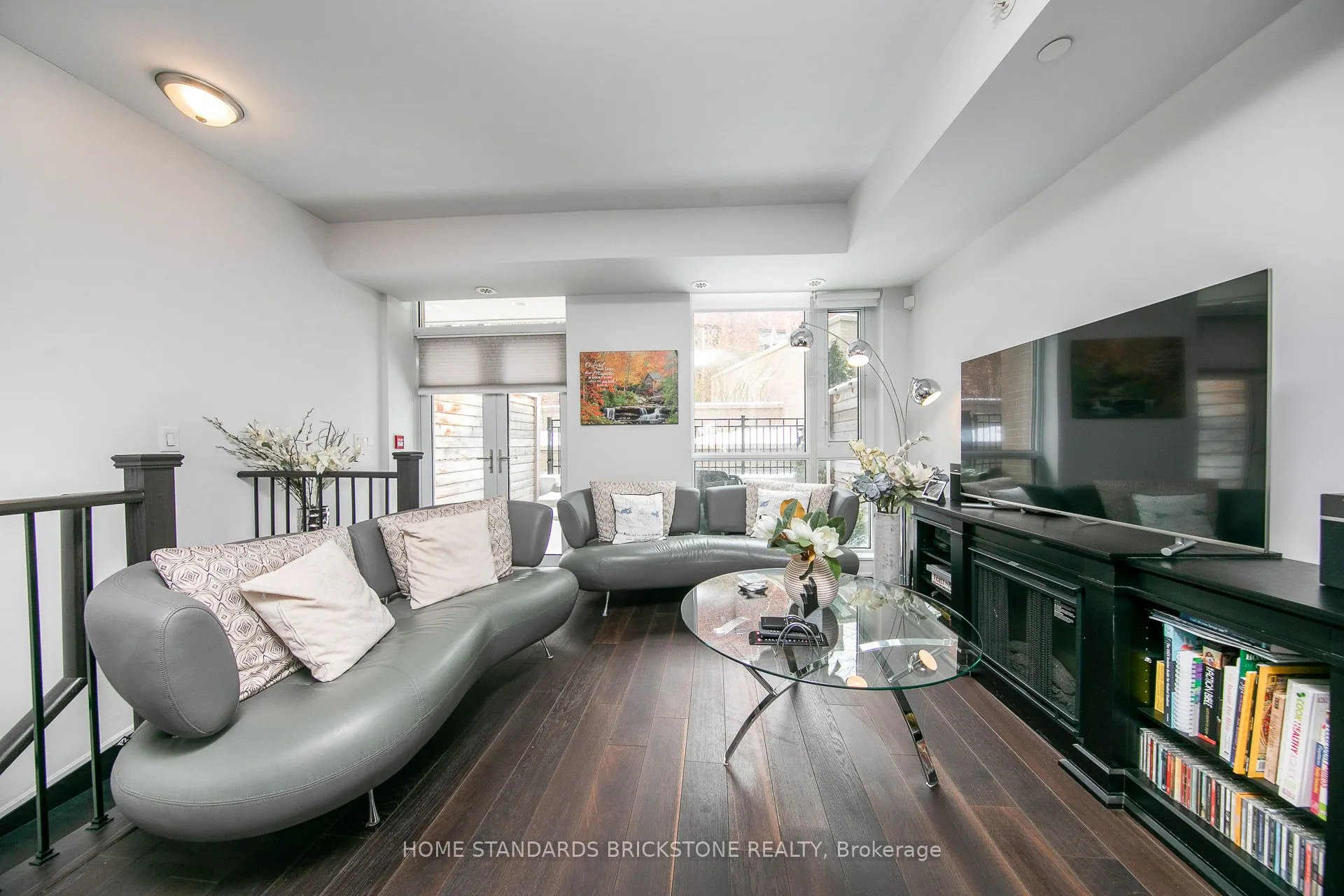 223 Duplex Avenue, #TH121