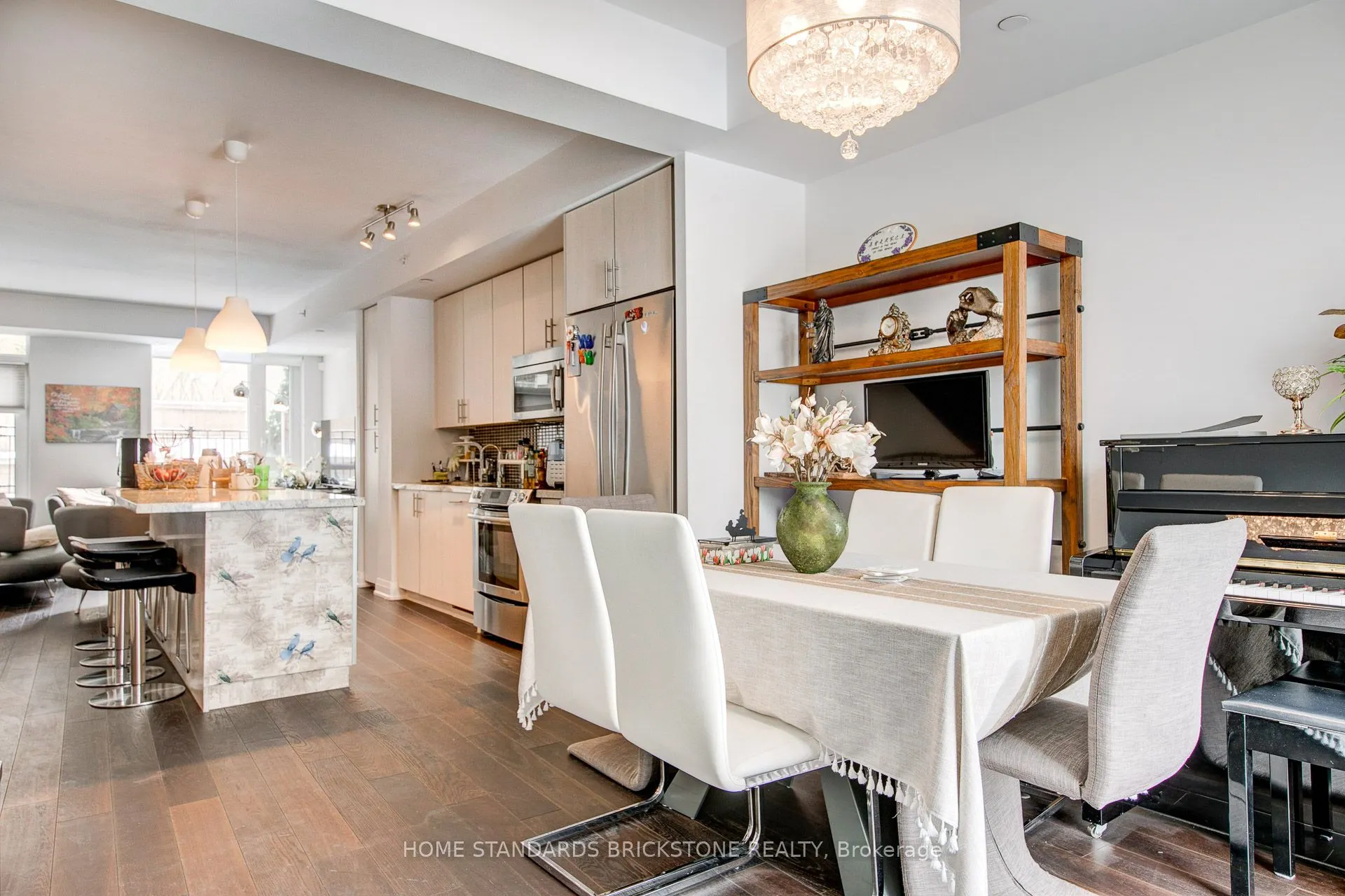 223 Duplex Avenue, #TH121