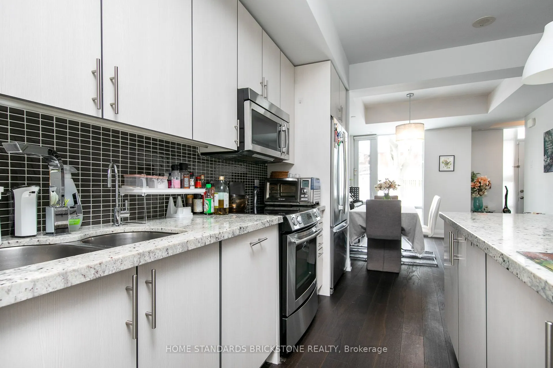 223 Duplex Avenue, #TH121