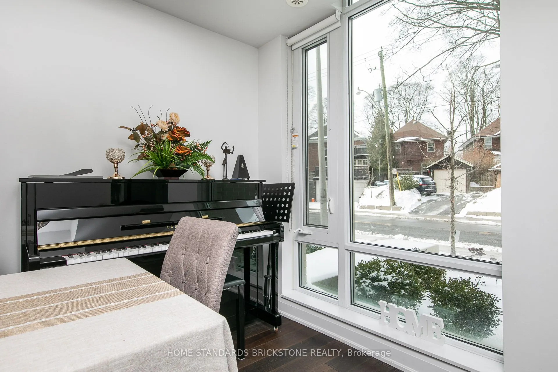 223 Duplex Avenue, #TH121
