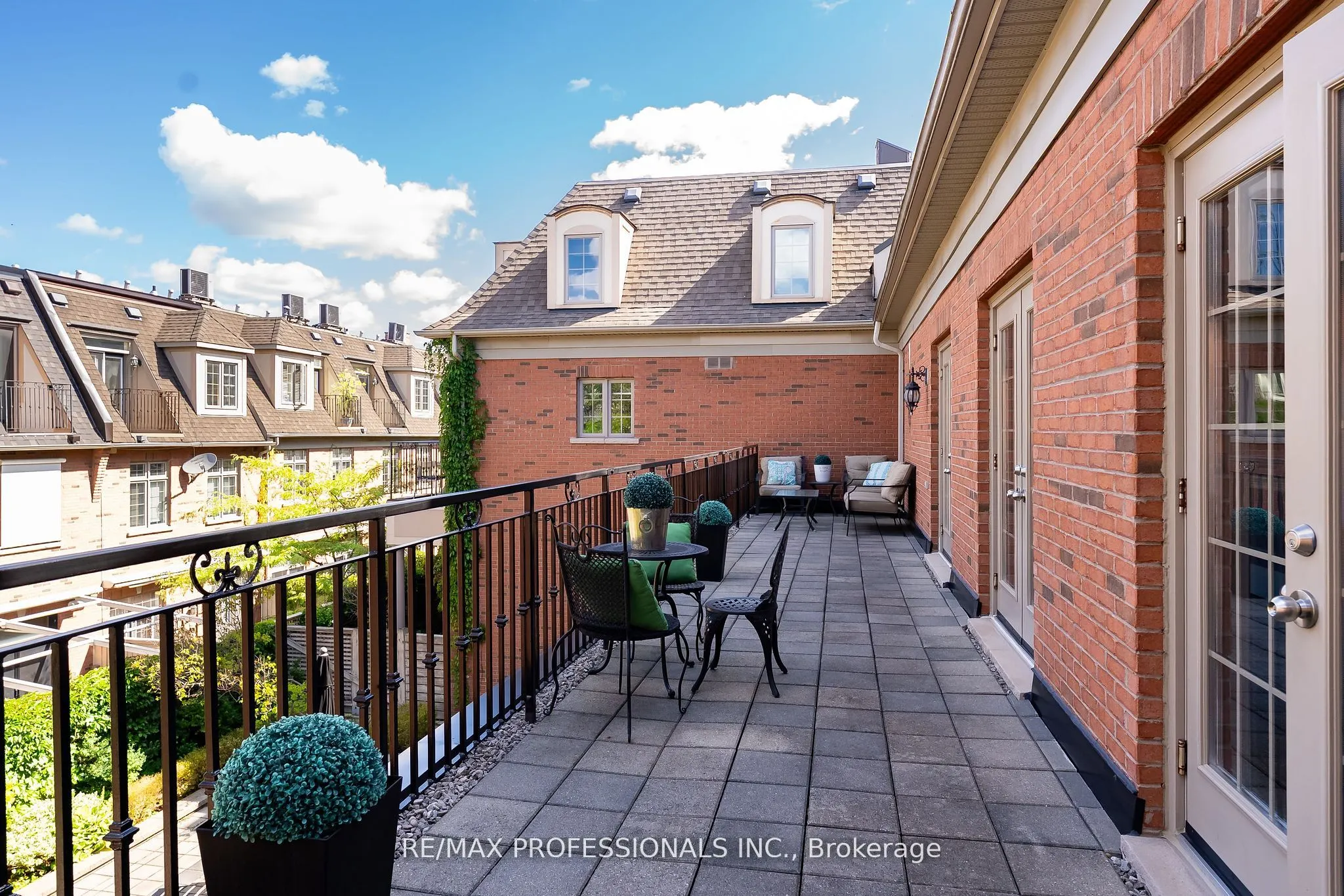 1111 Avenue Road, #205