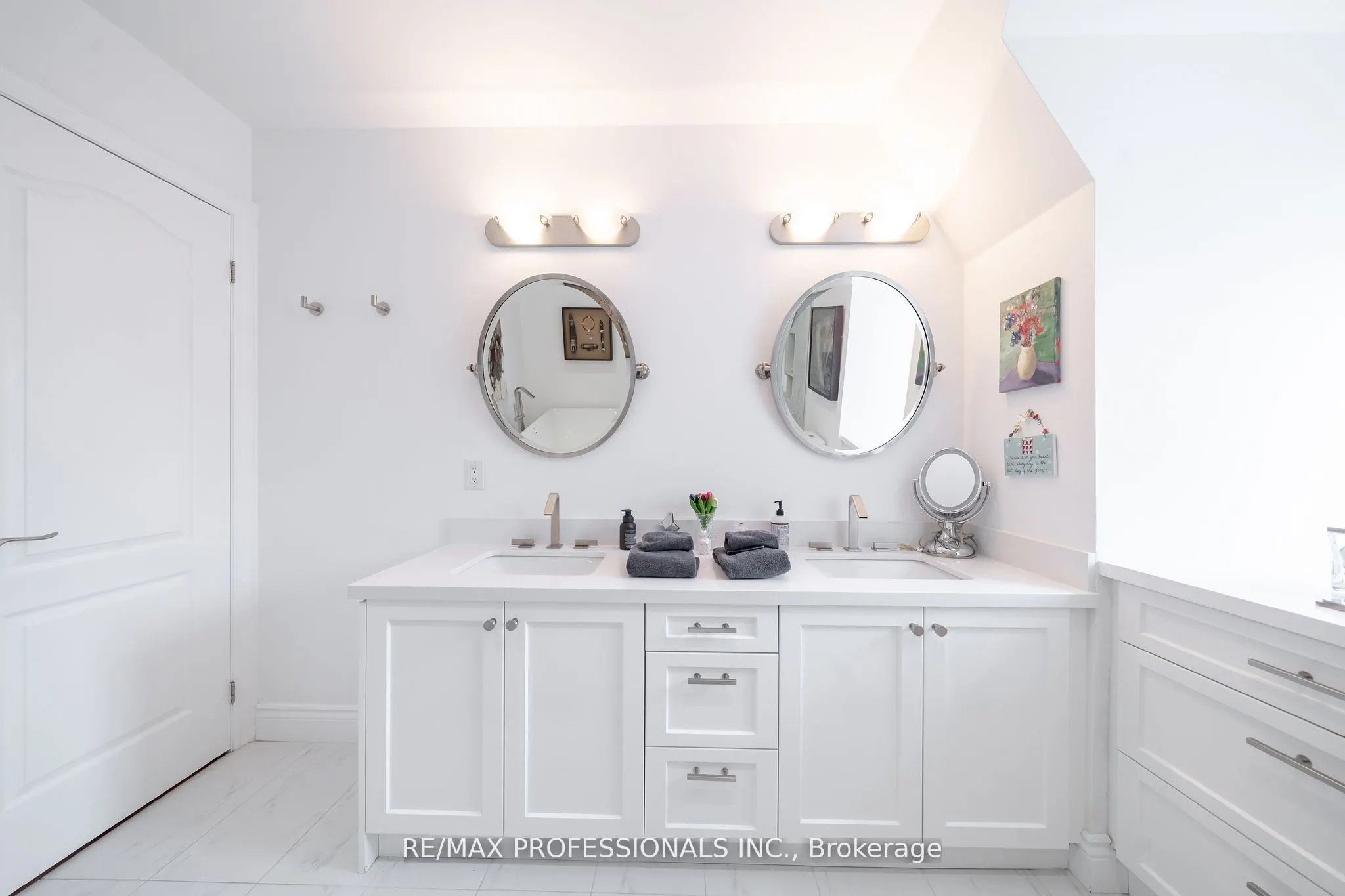 1111 Avenue Road, #205