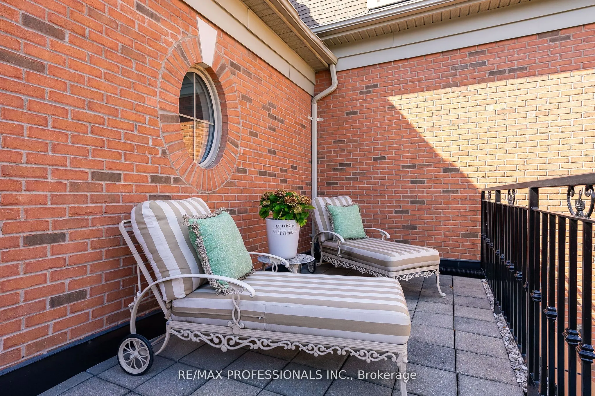1111 Avenue Road, #205