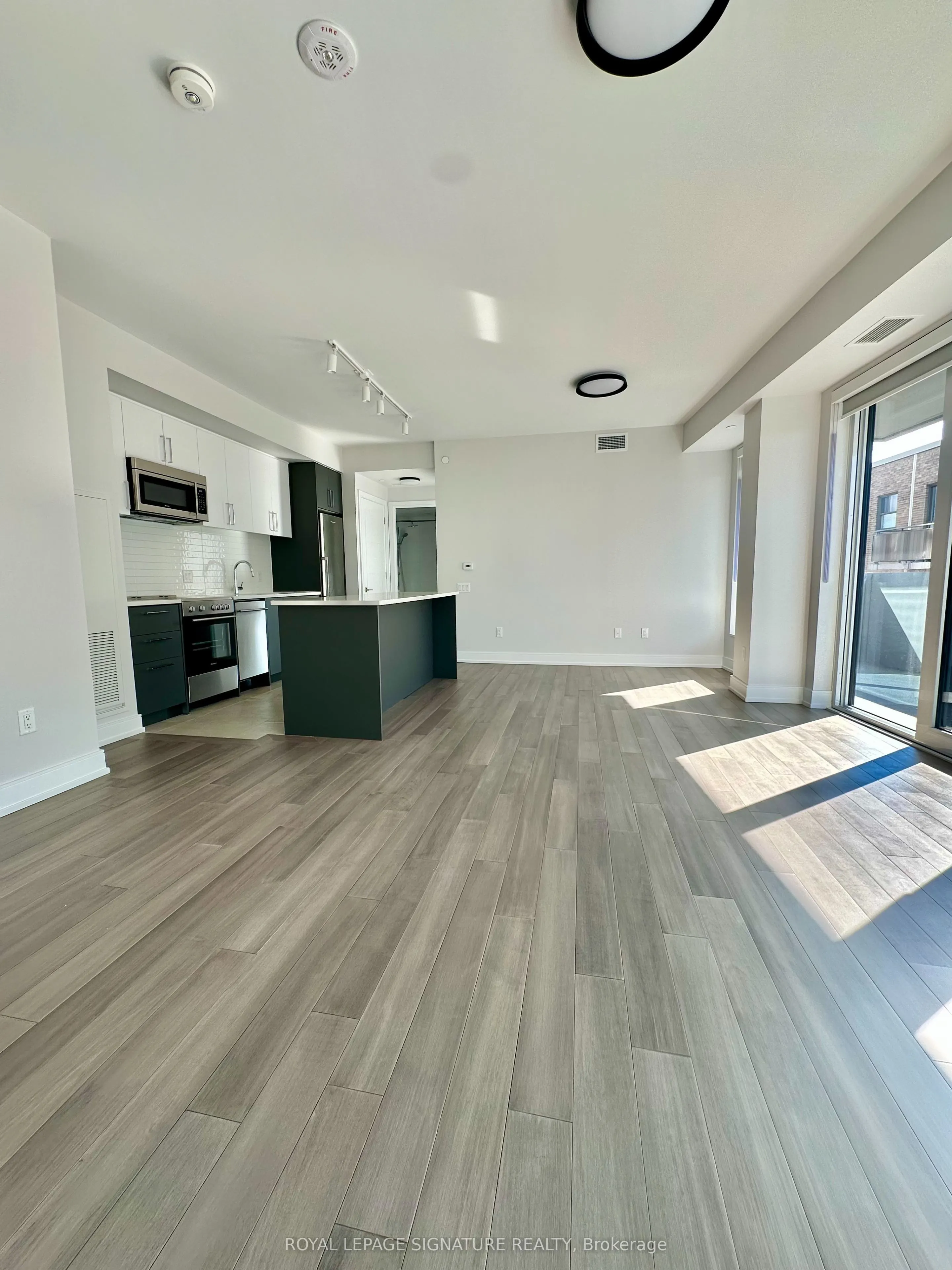 2525 Bathurst Street, #903