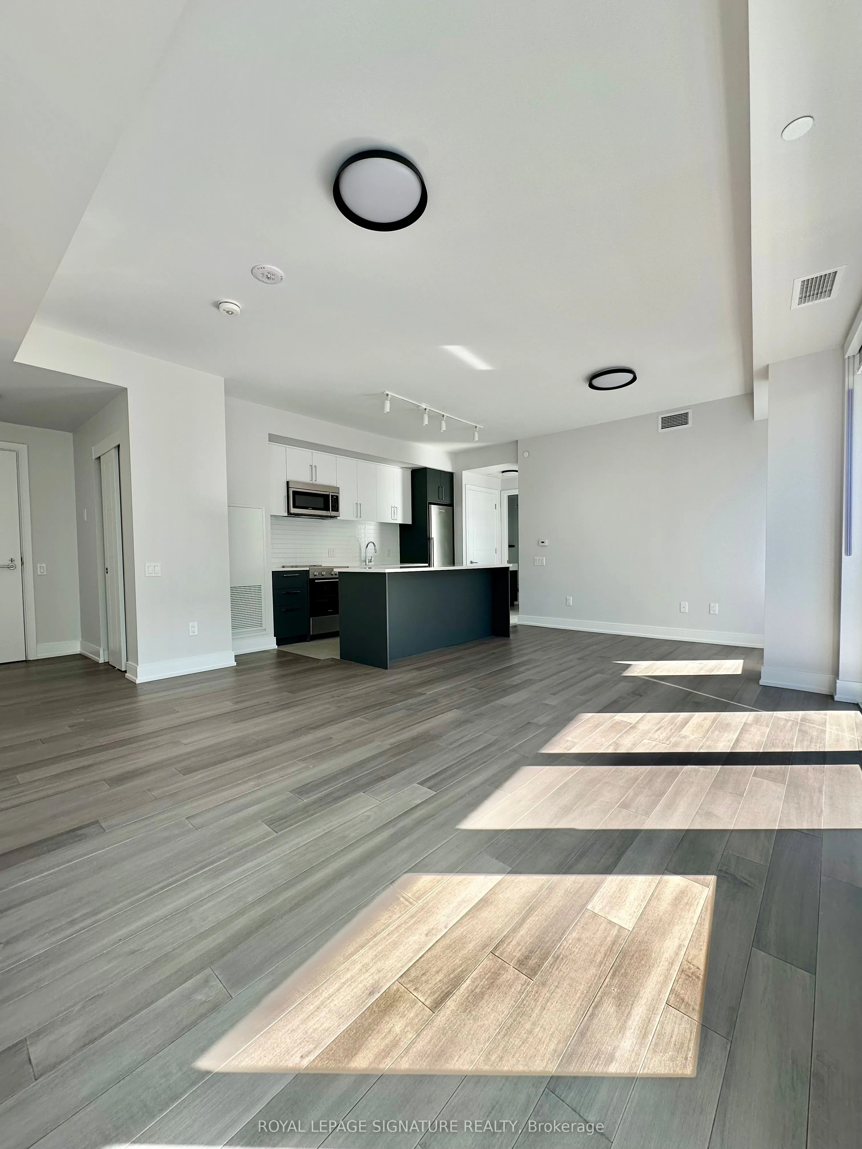 2525 Bathurst Street, #903