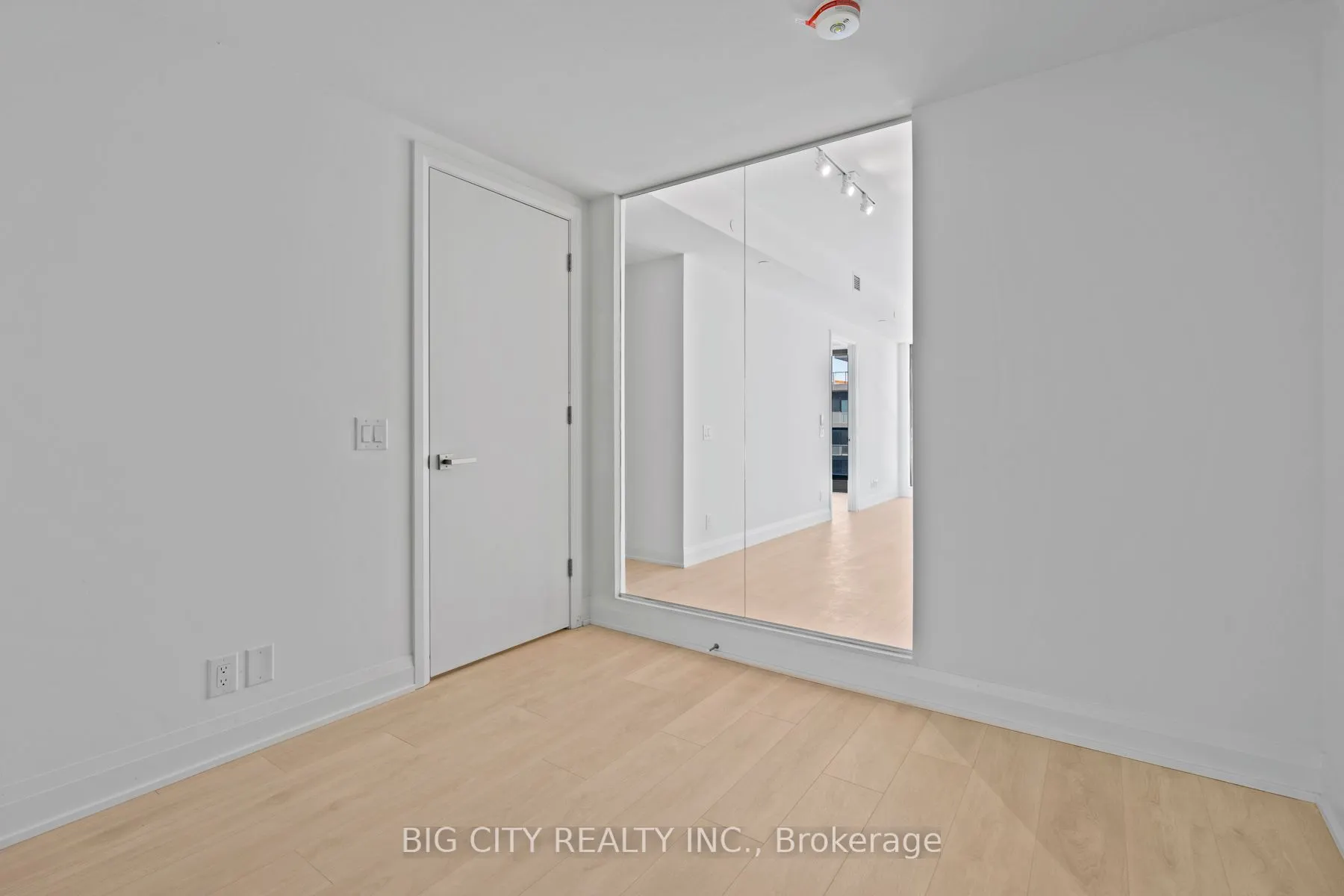 33 Frederick Todd Way, #1009