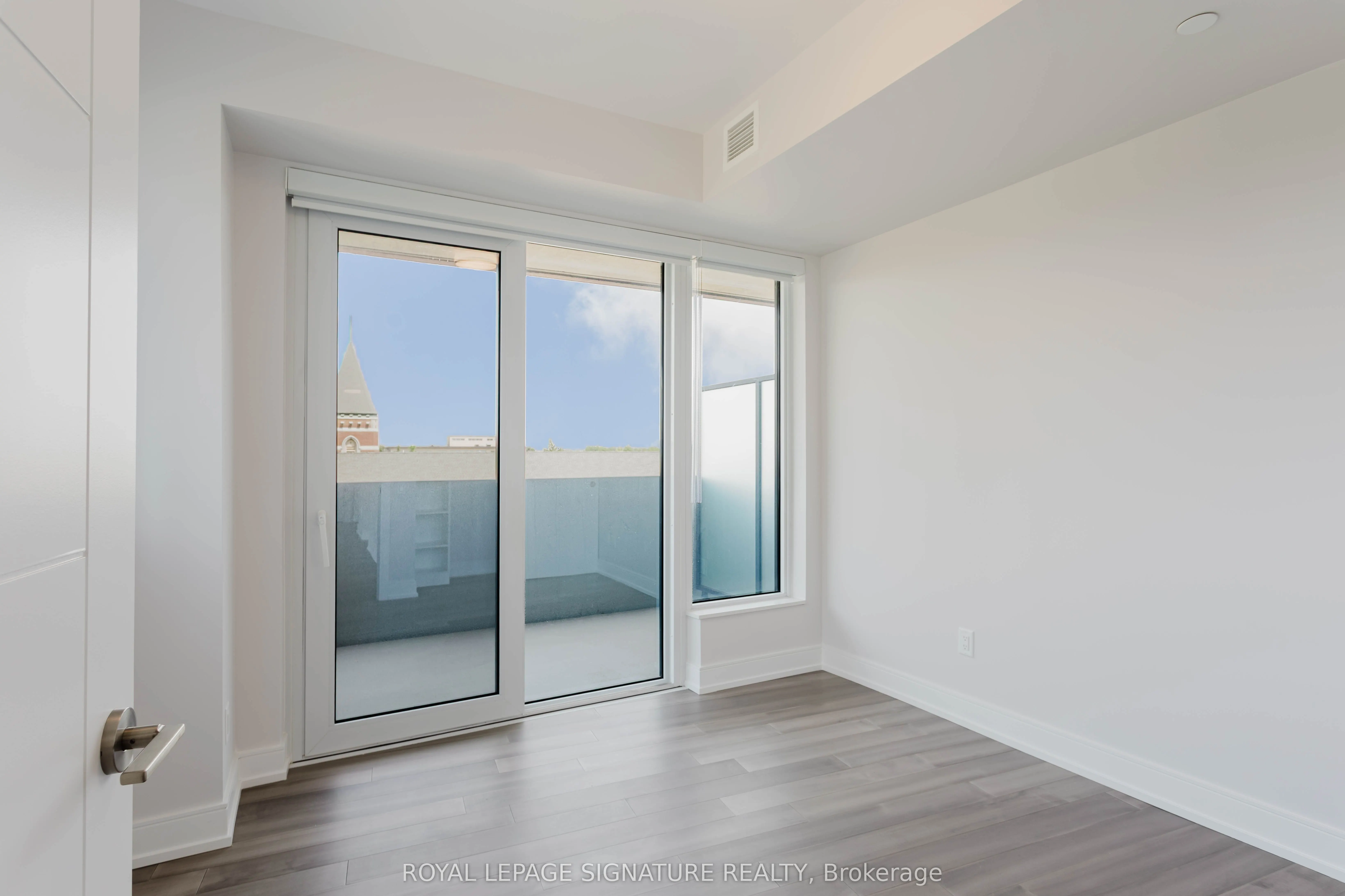 2525 Bathurst Street, #607