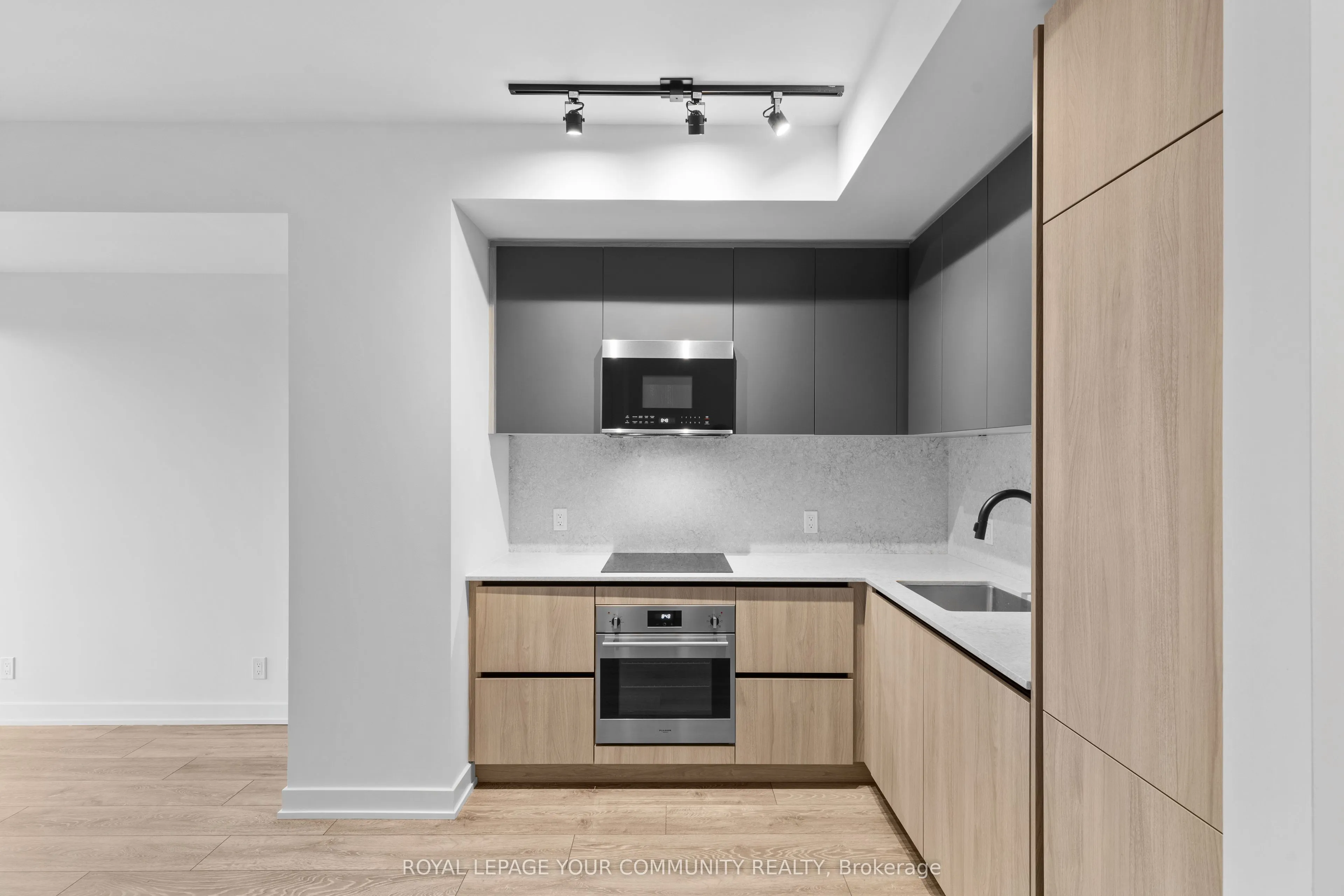 108 Peter St Street, #1625