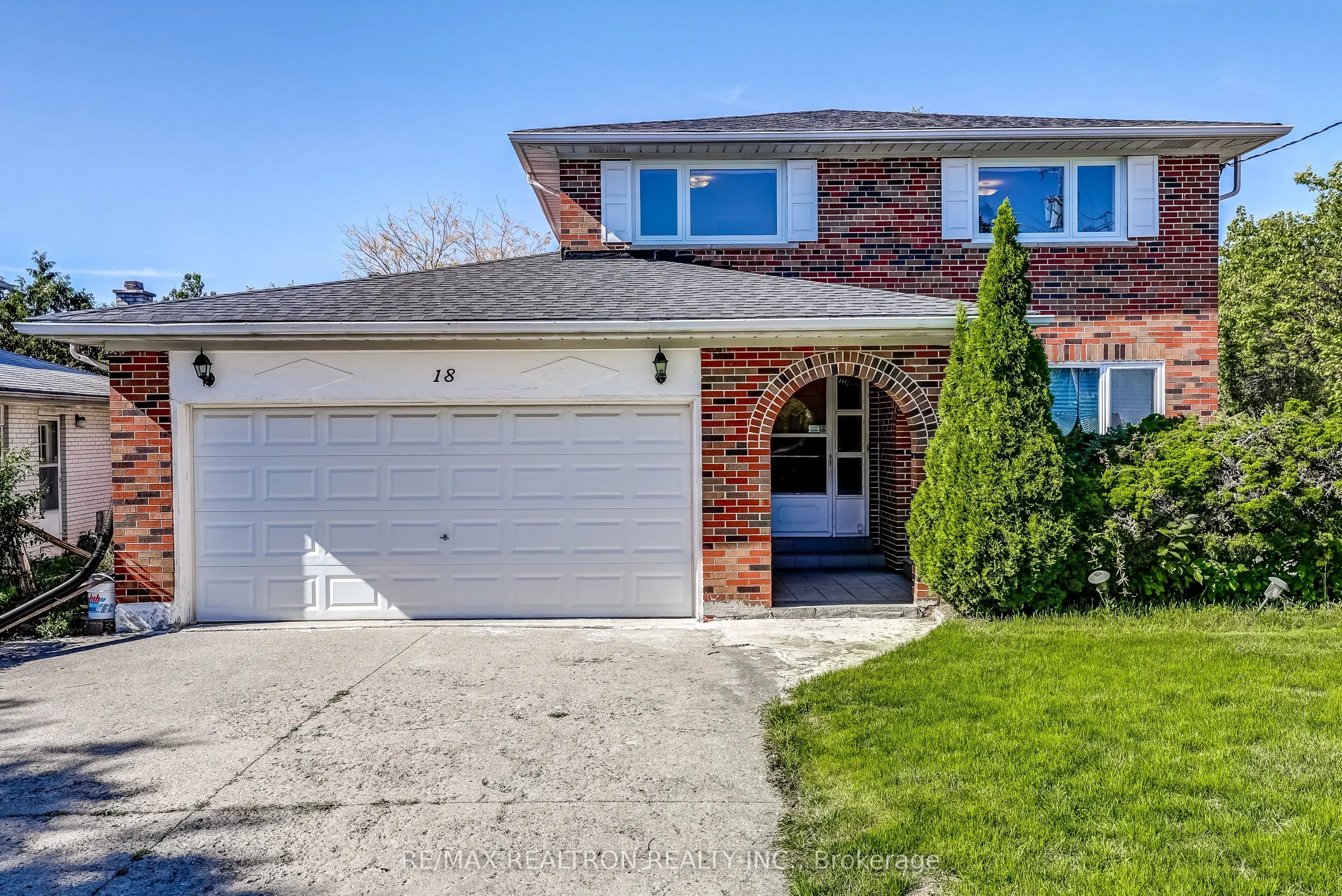 18 Axsmith Crescent