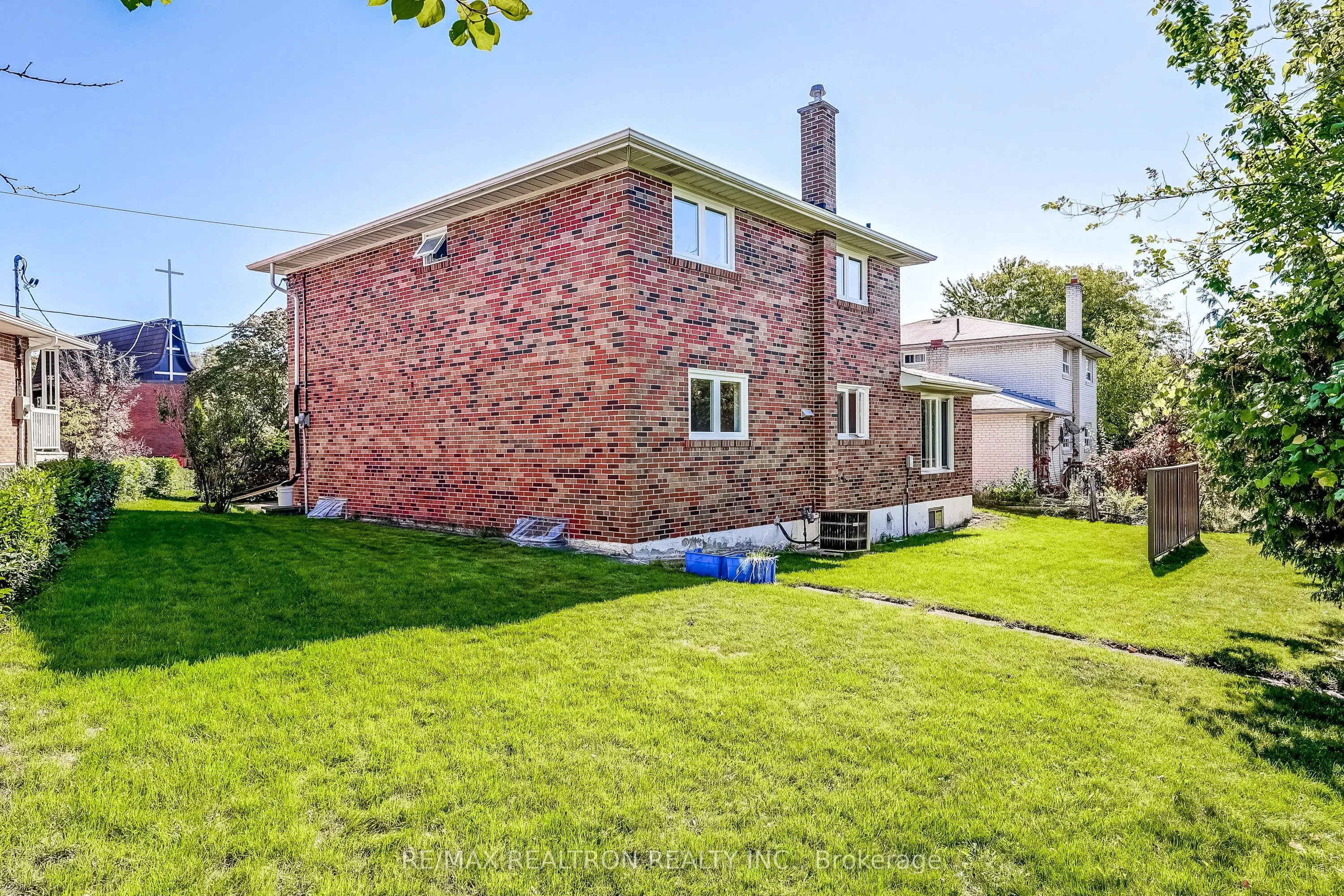 18 Axsmith Crescent