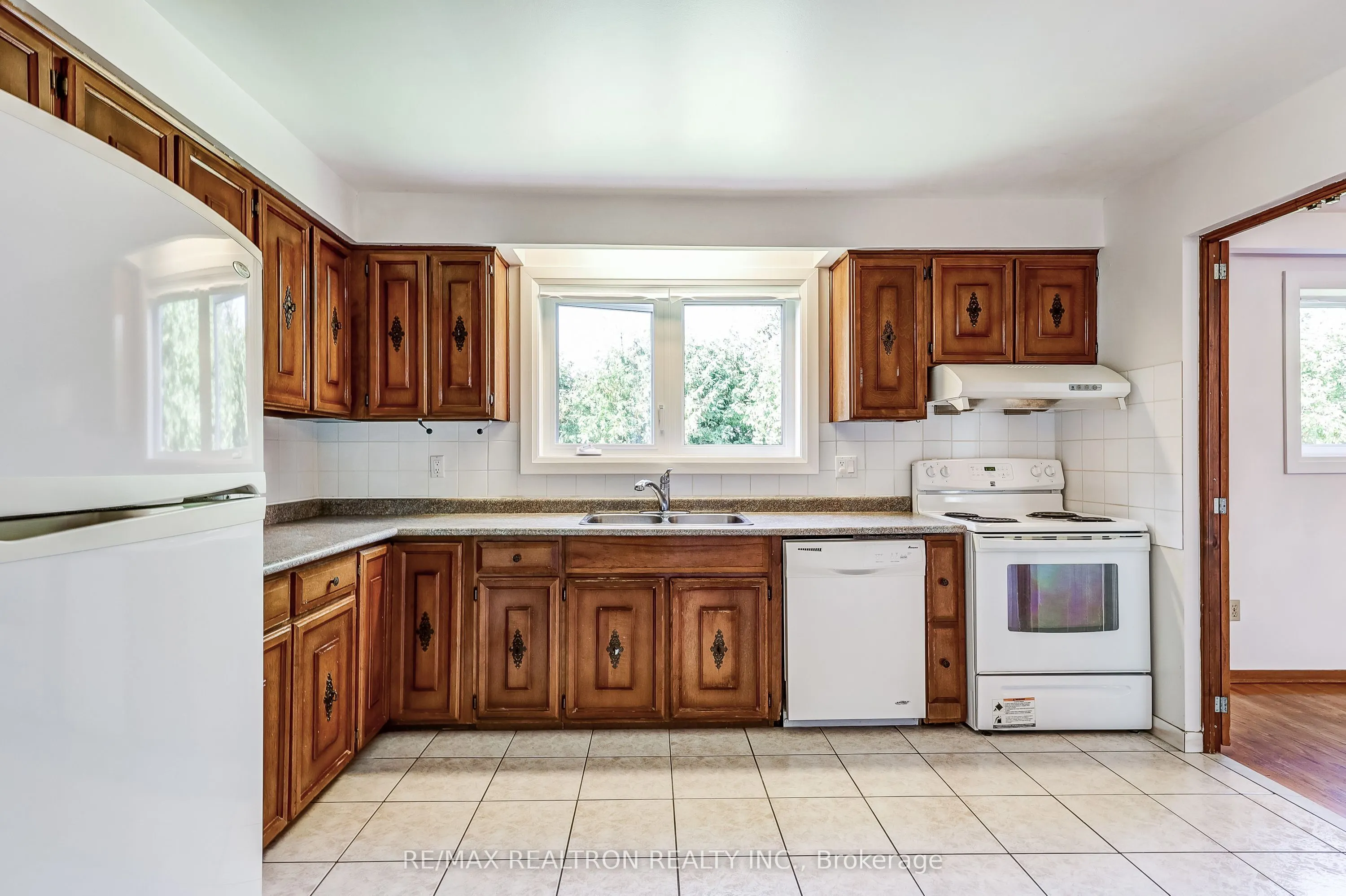 18 Axsmith Crescent