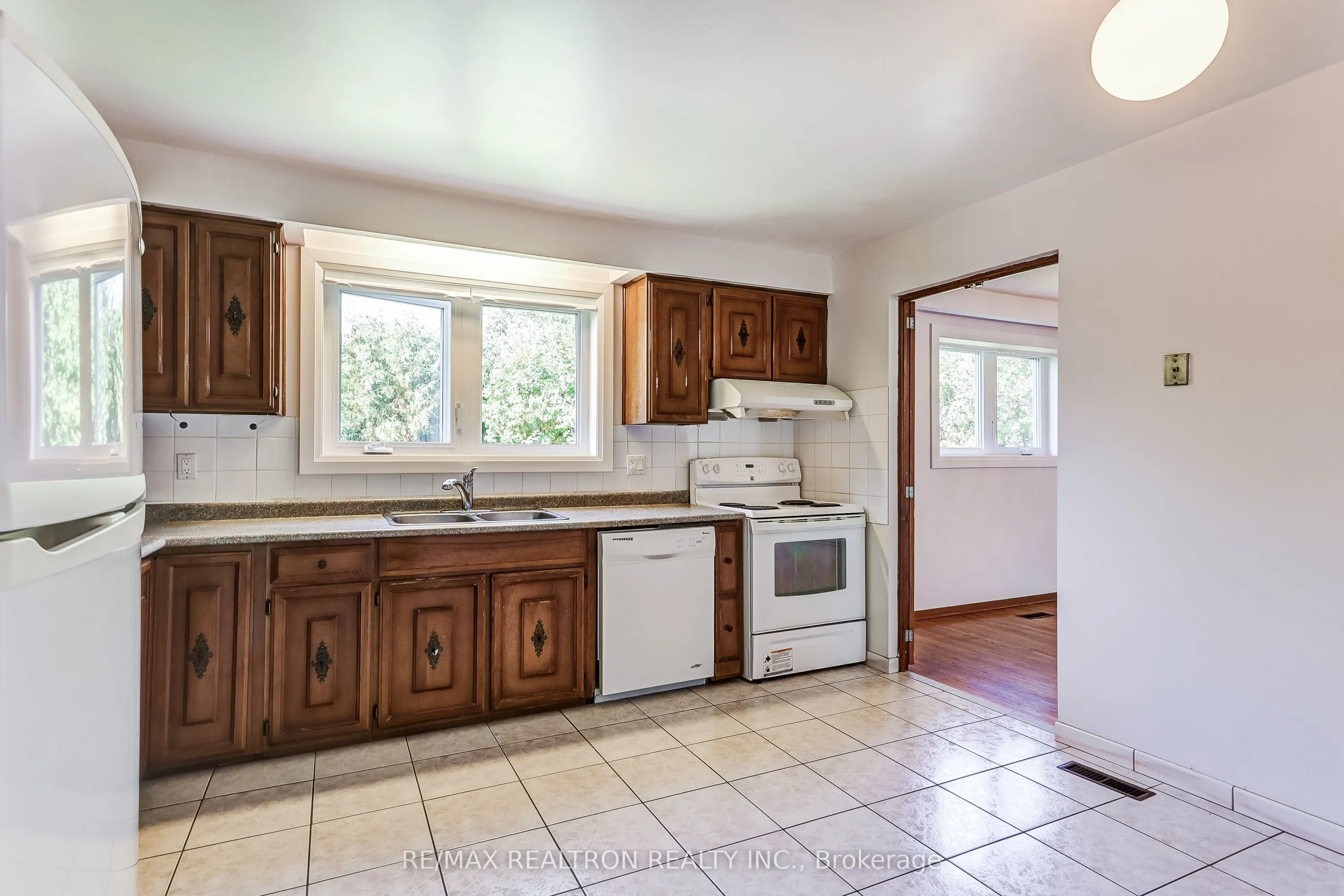 18 Axsmith Crescent