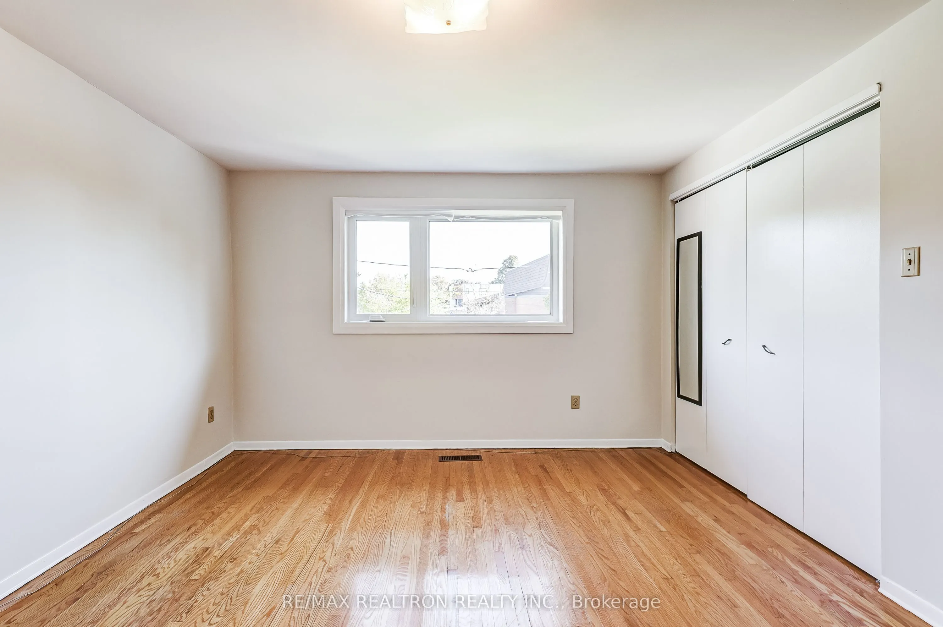 18 Axsmith Crescent