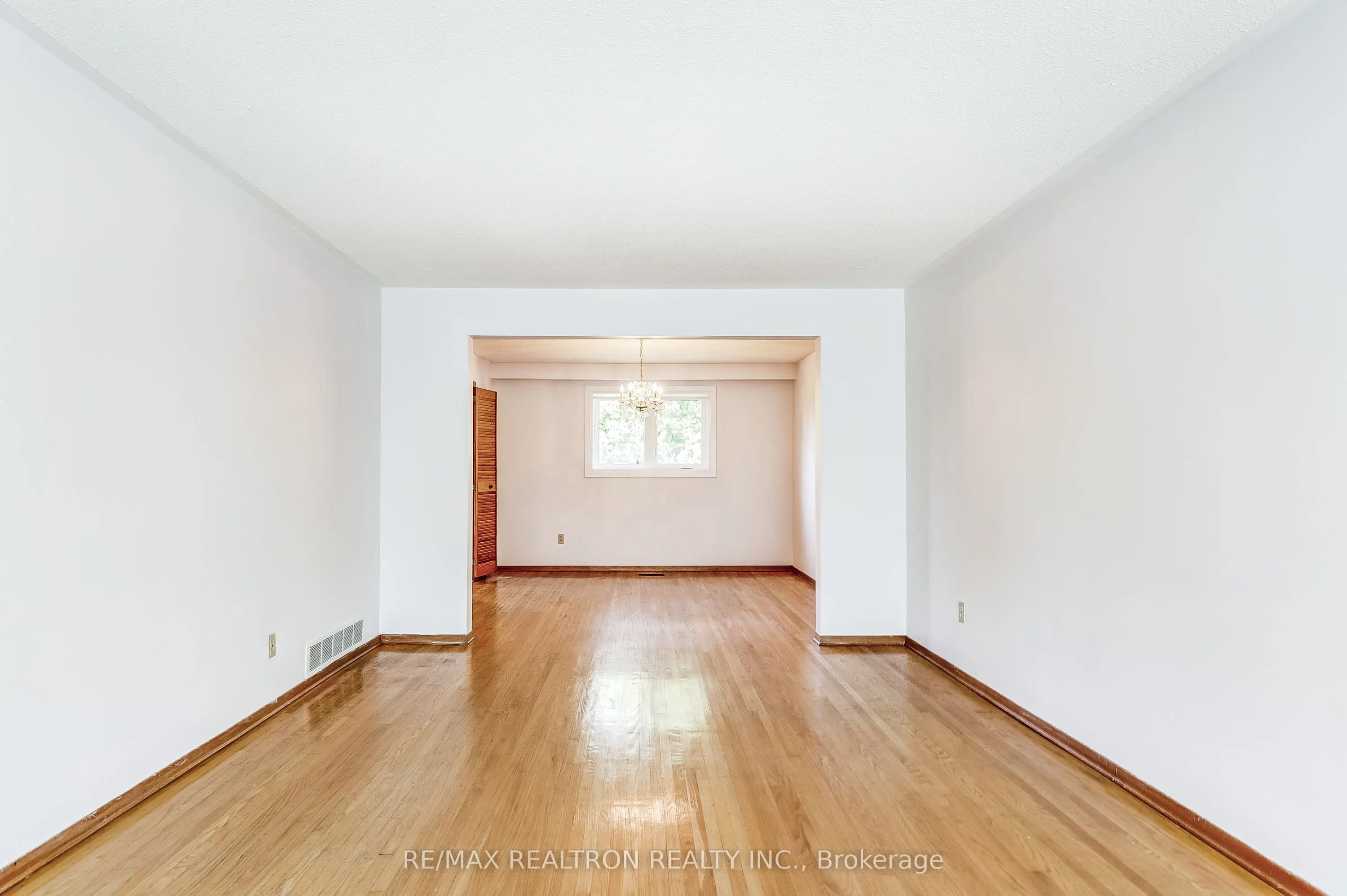 18 Axsmith Crescent