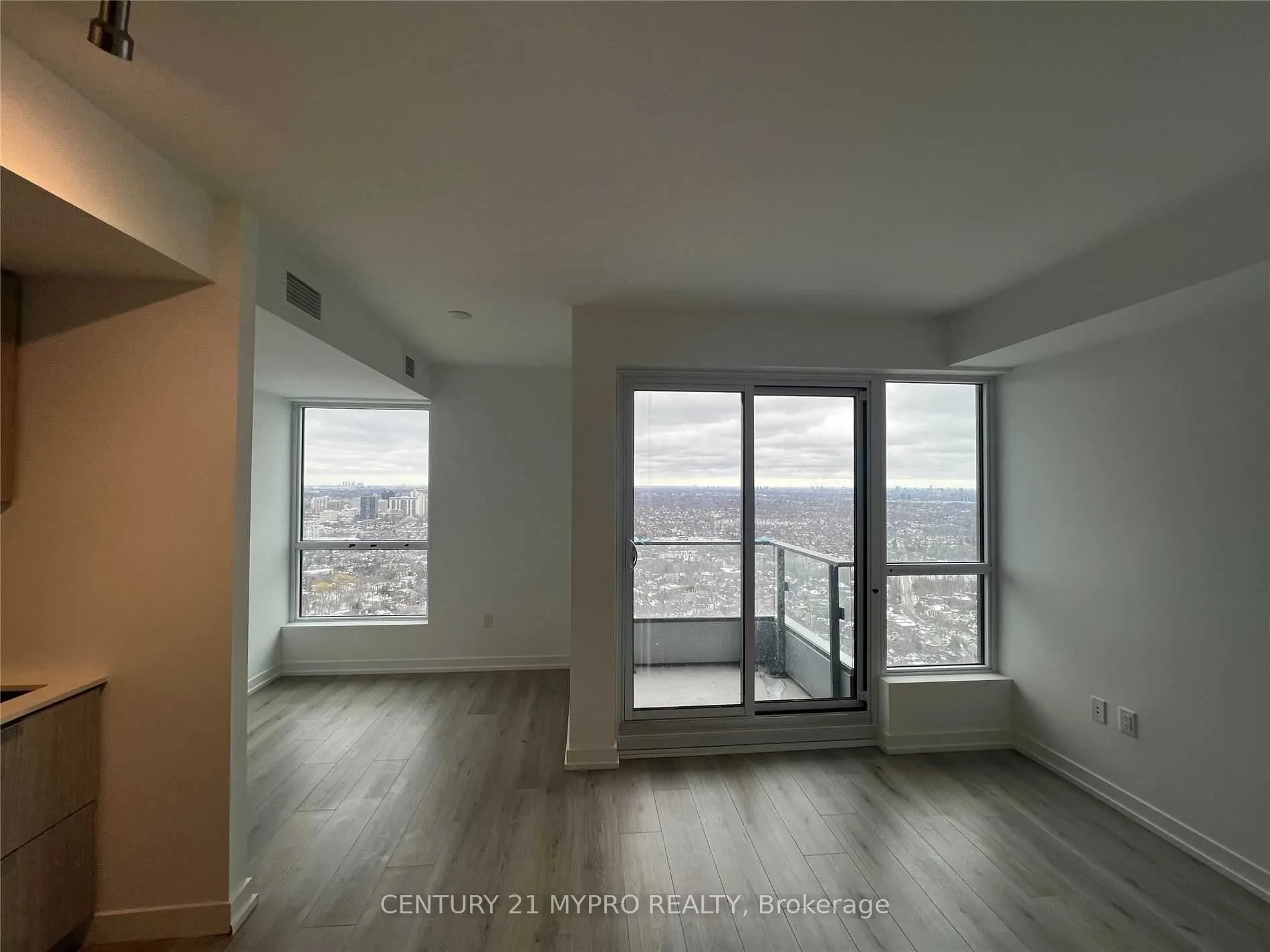 395 Bloor Street E, #4405