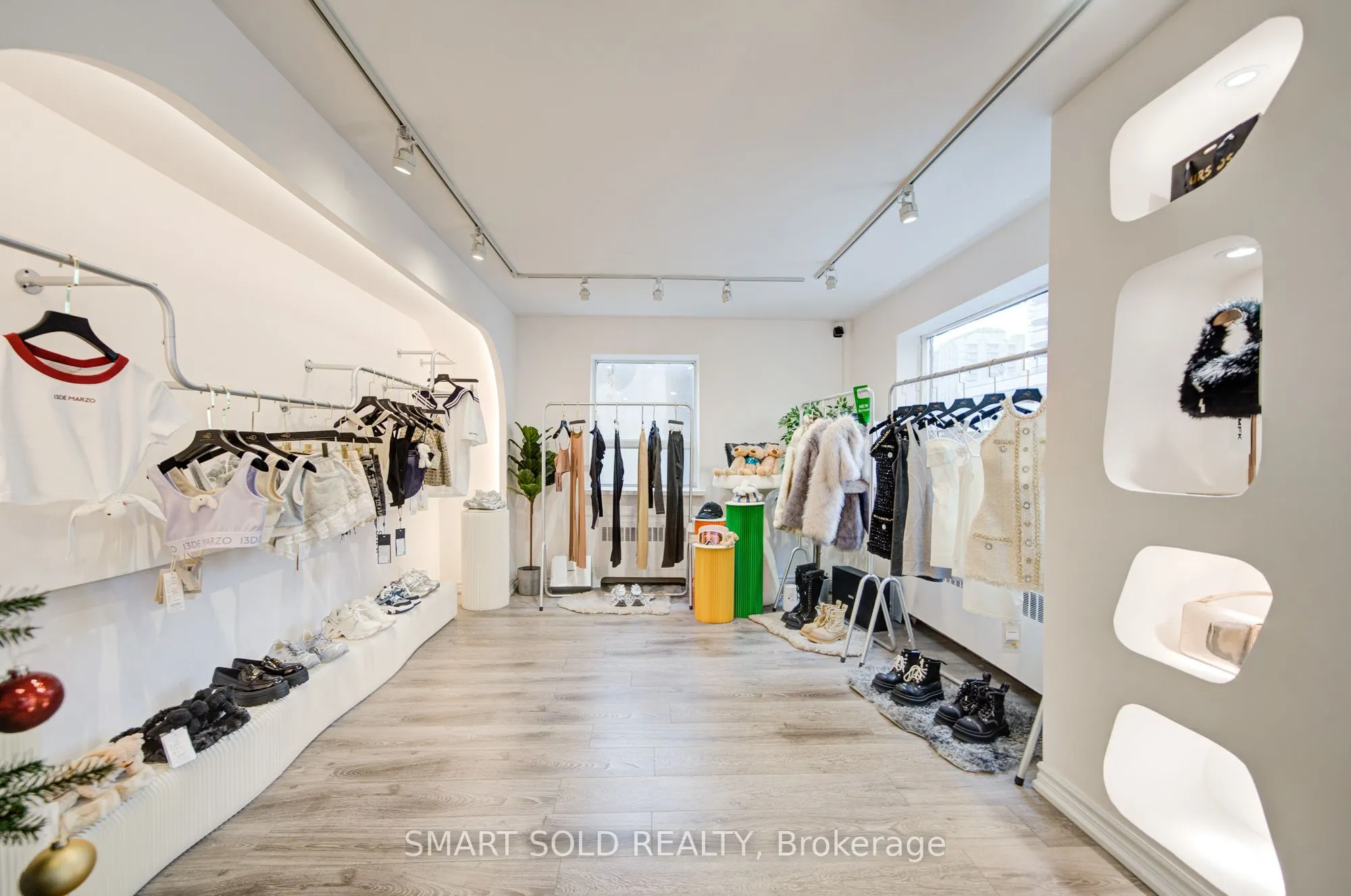5445 Yonge Street