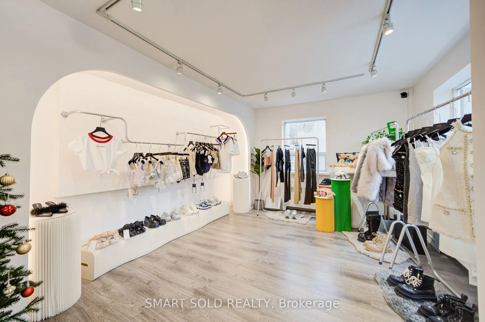 5445 Yonge Street