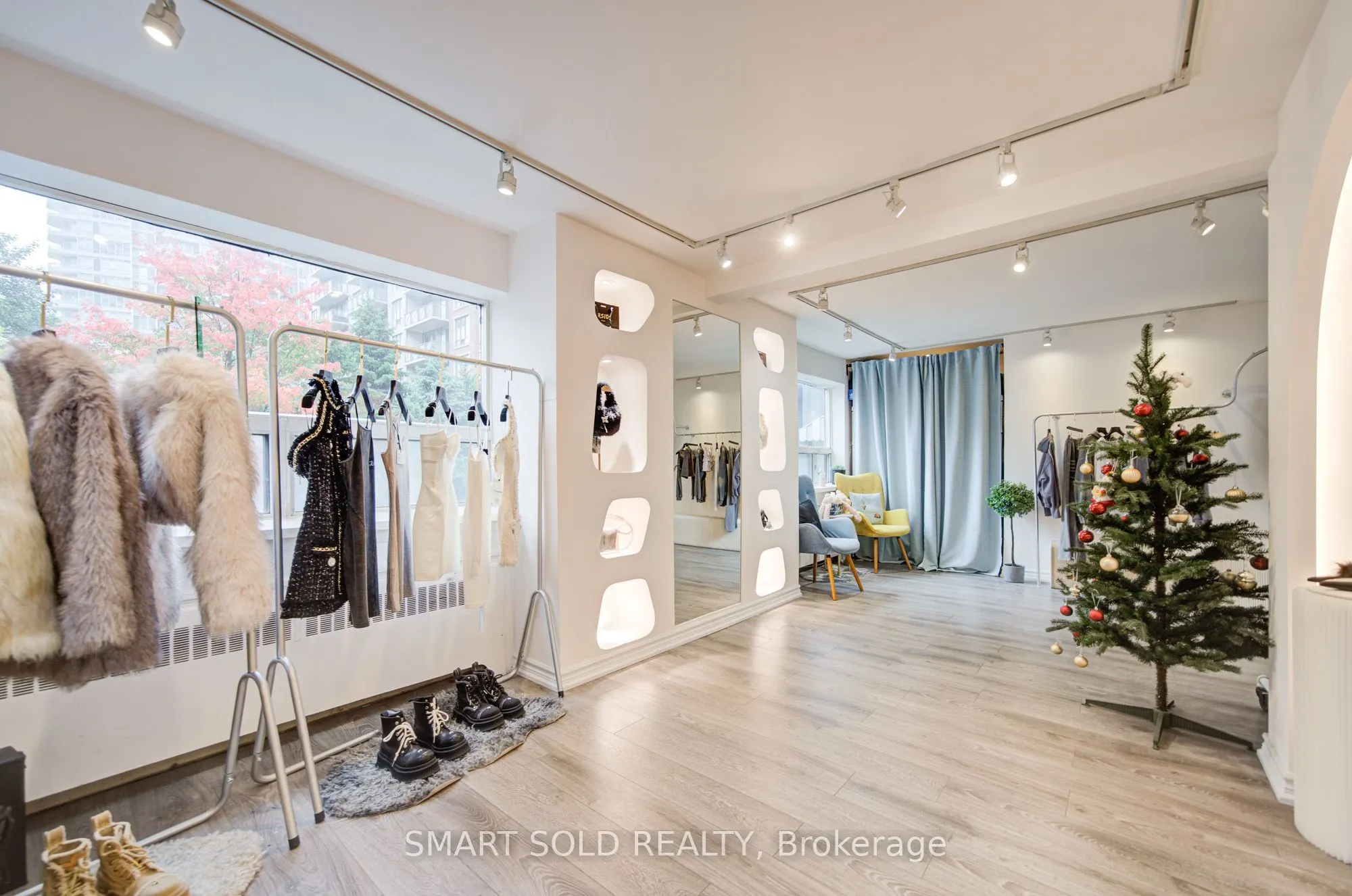 5445 Yonge Street
