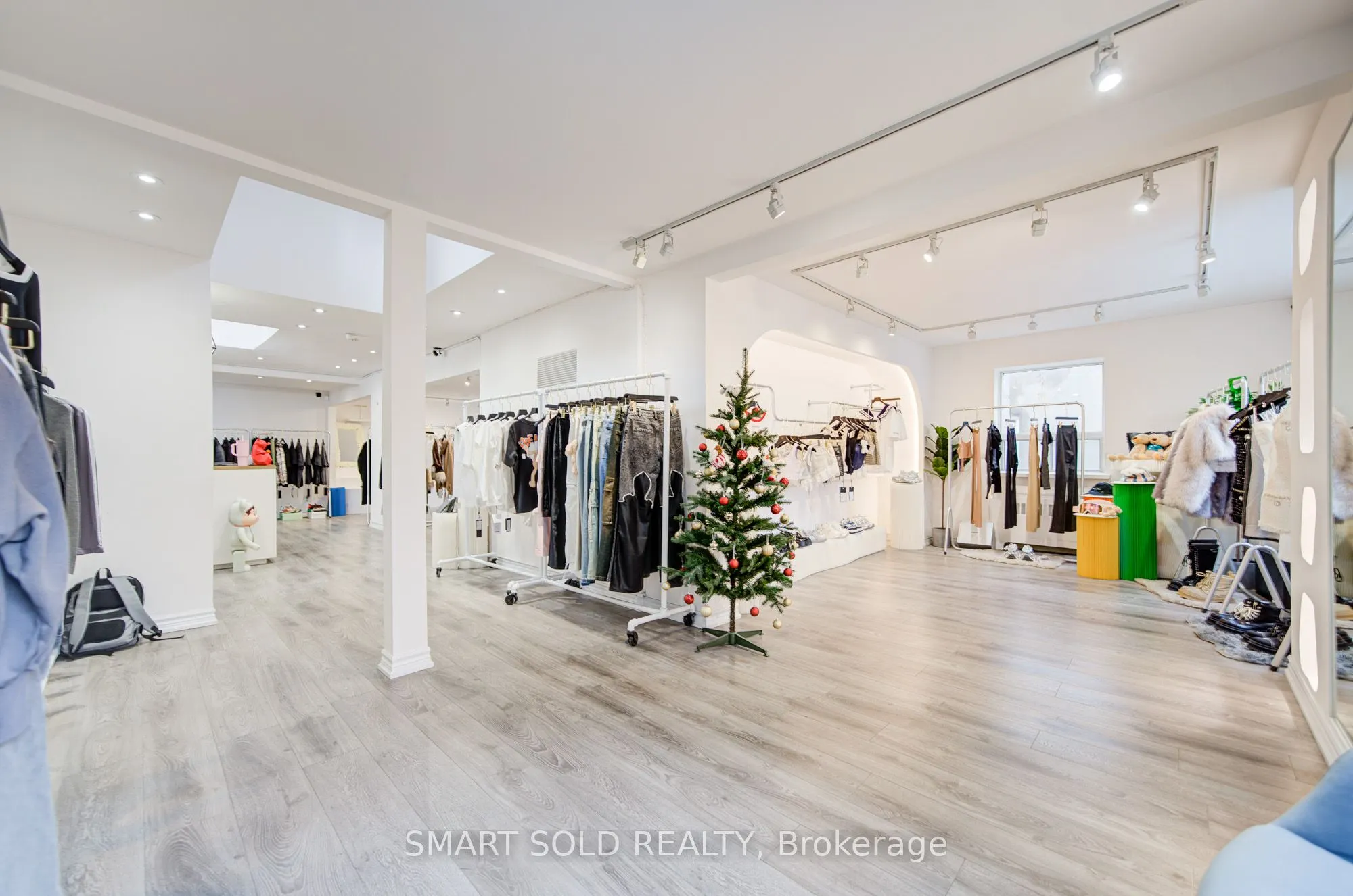 5445 Yonge Street