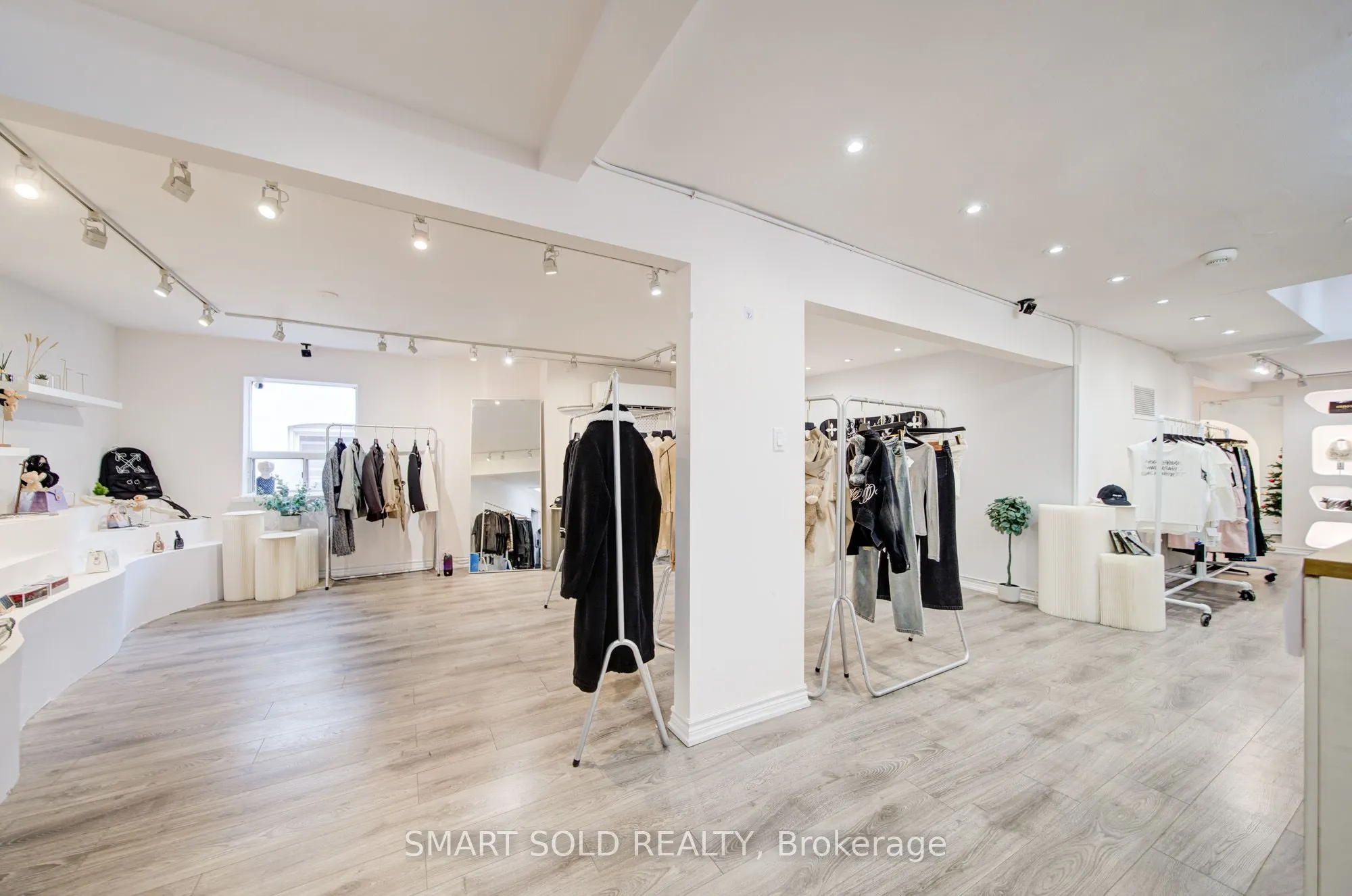 5445 Yonge Street