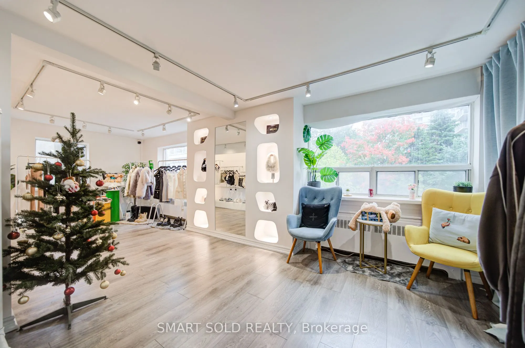 5445 Yonge Street