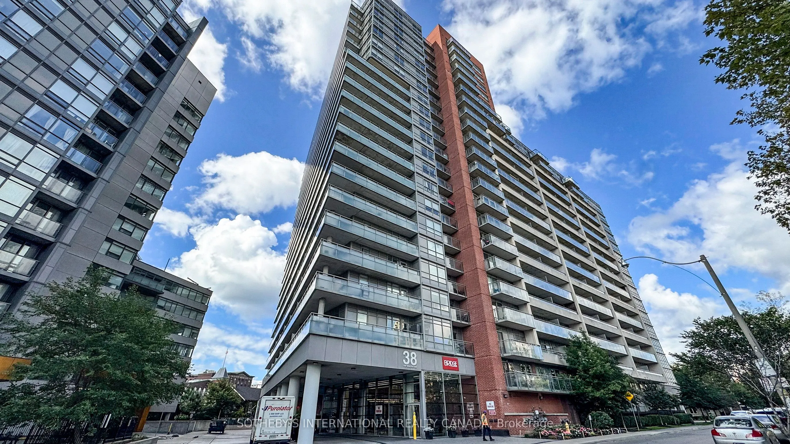 38 Joe Shuster Way, #1123