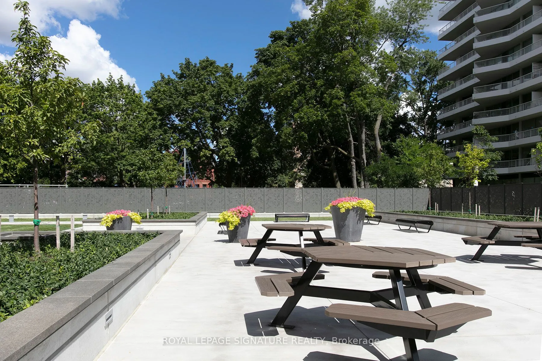 485 Huron Street, #806