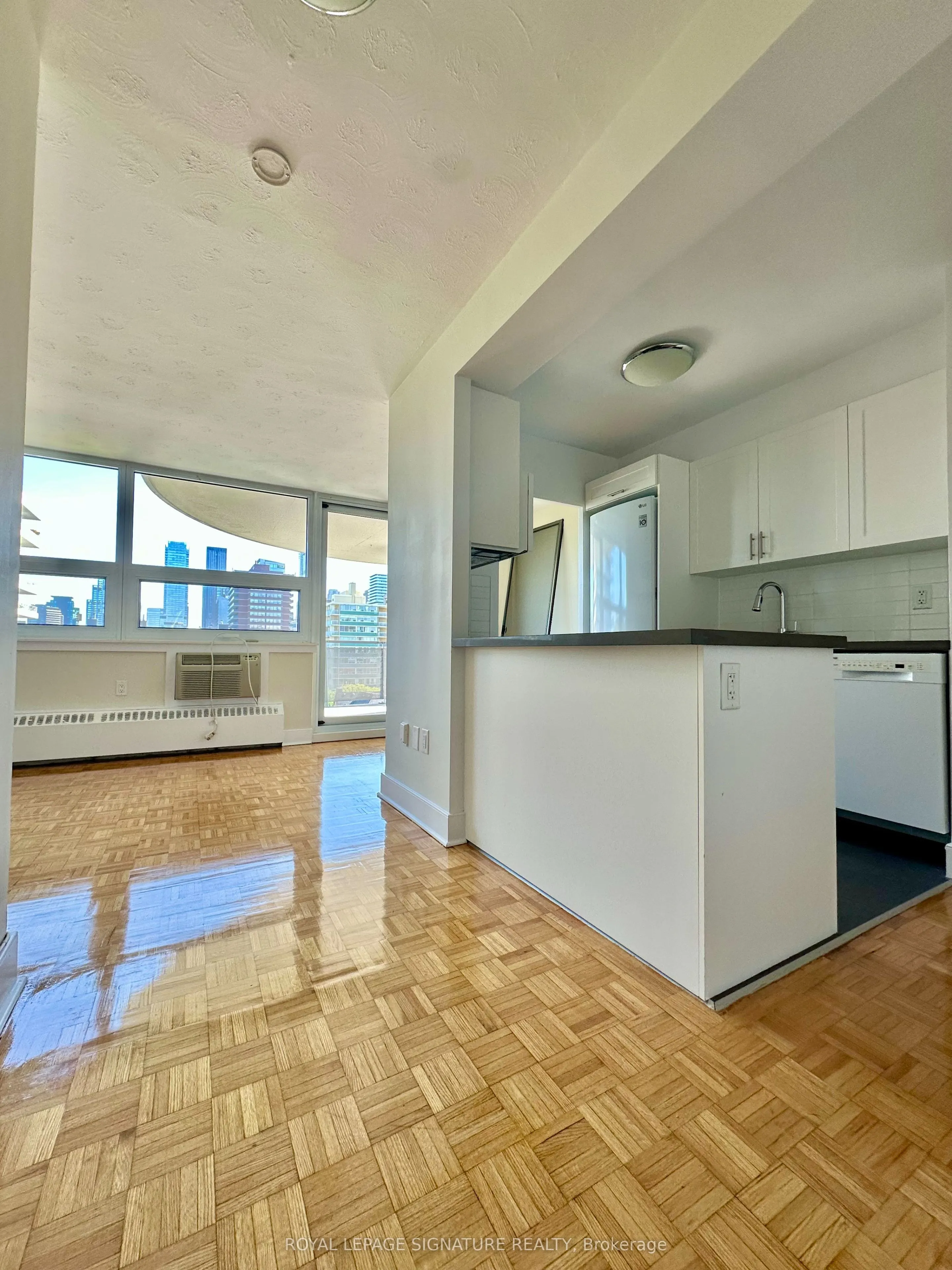 485 Huron Street, #806