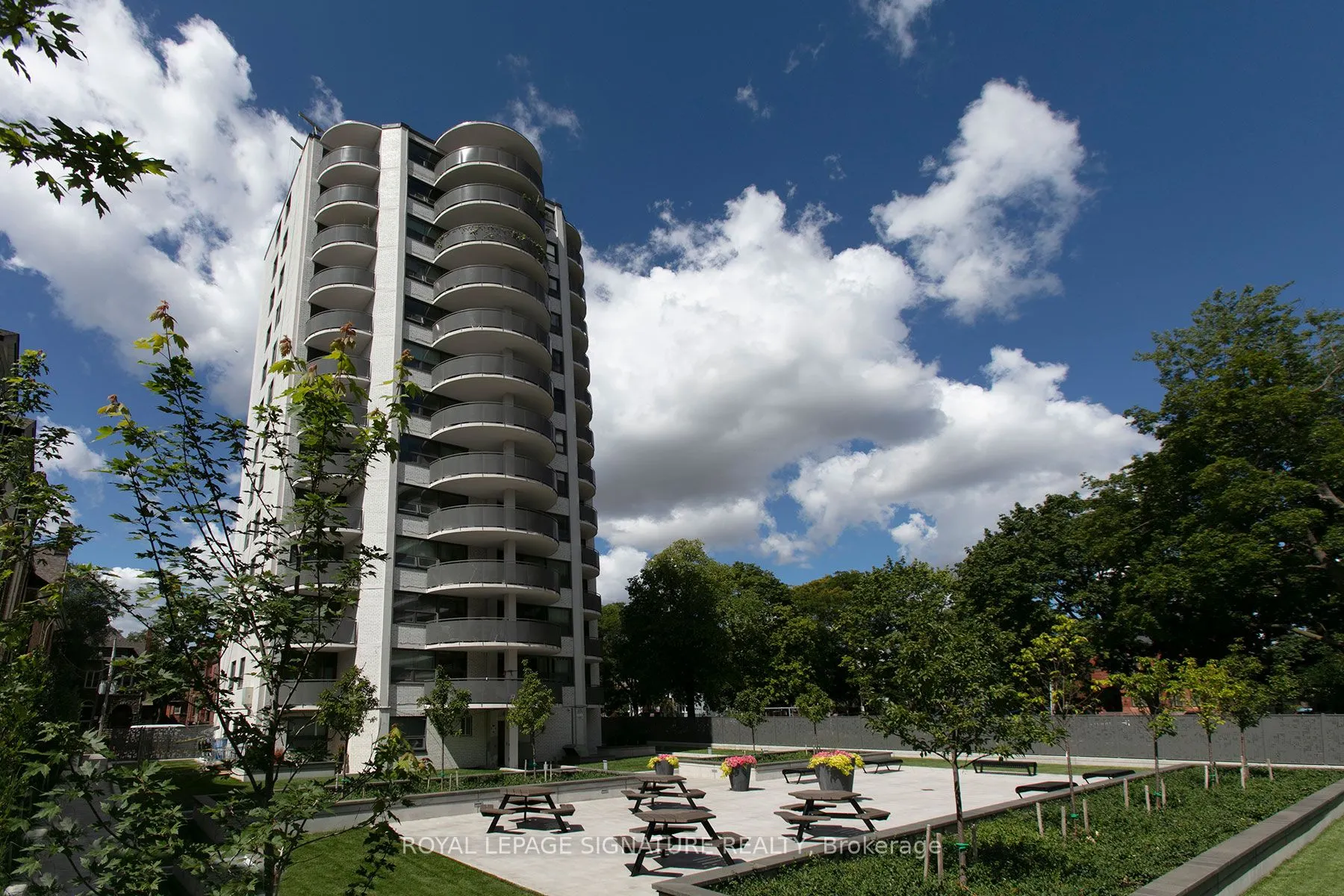 485 Huron Street, #806