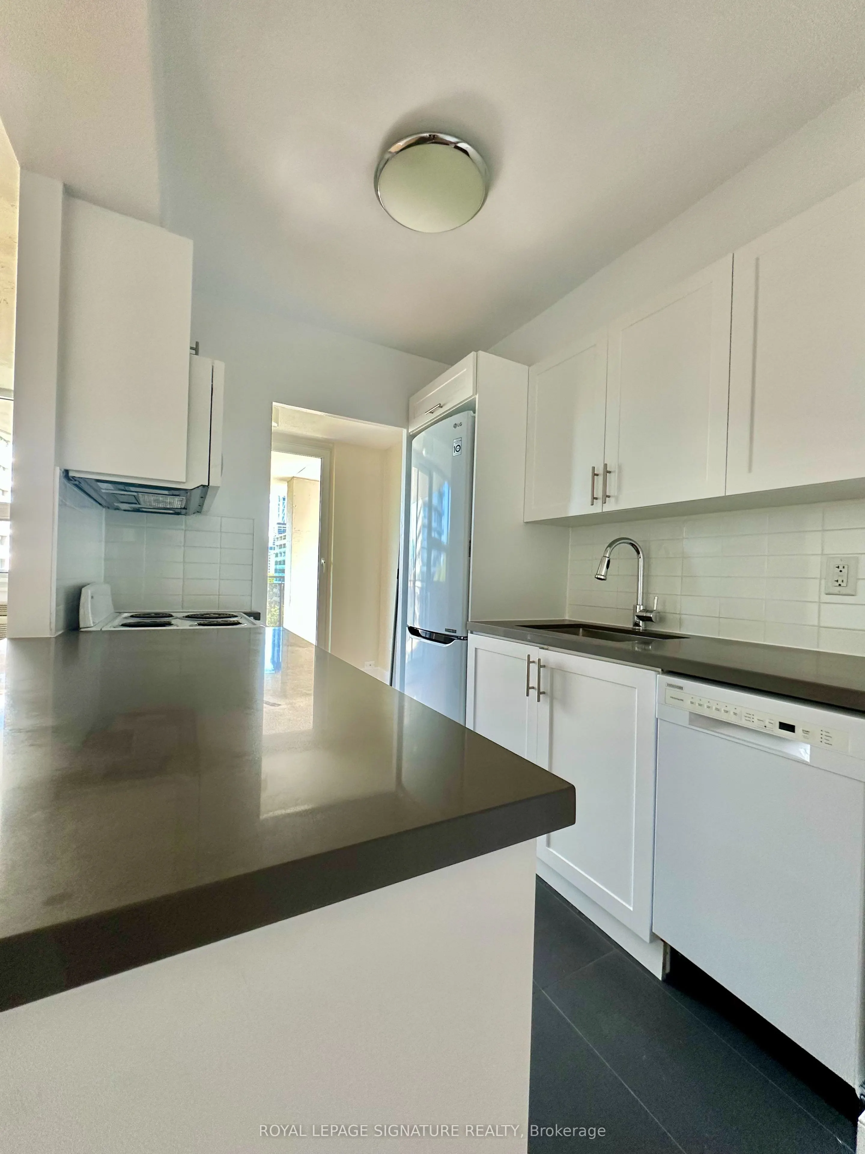 485 Huron Street, #806