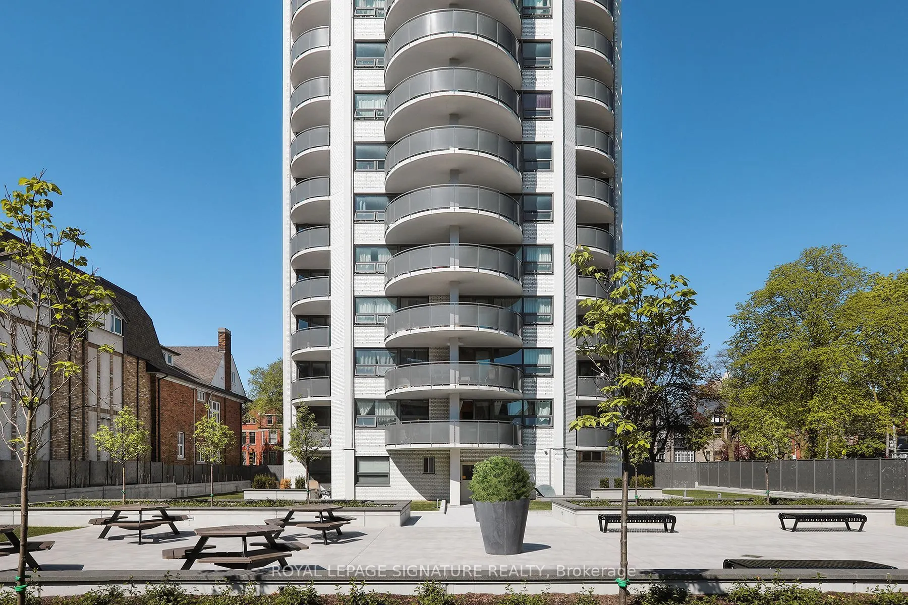 485 Huron Street, #806