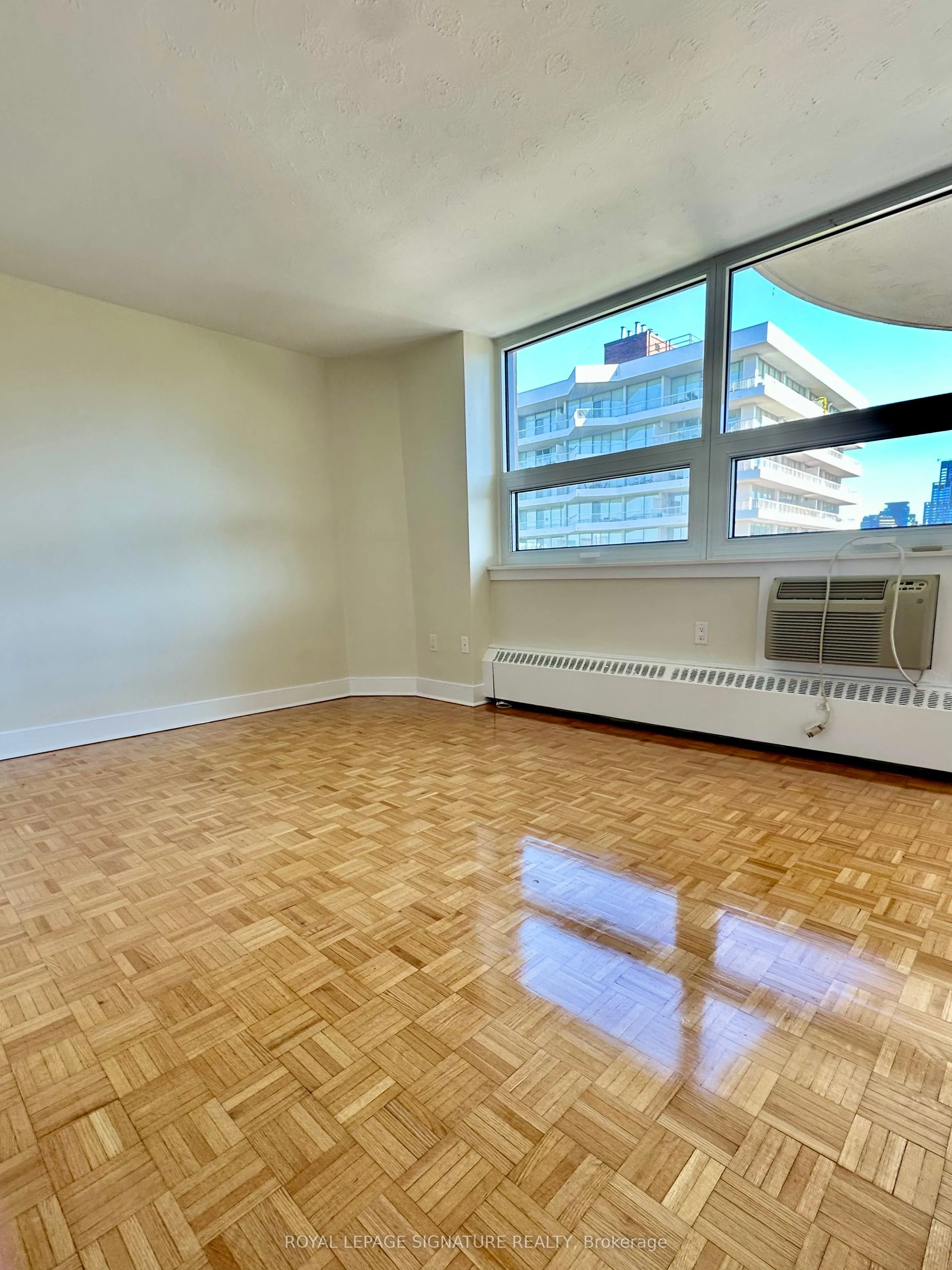 485 Huron Street, #806