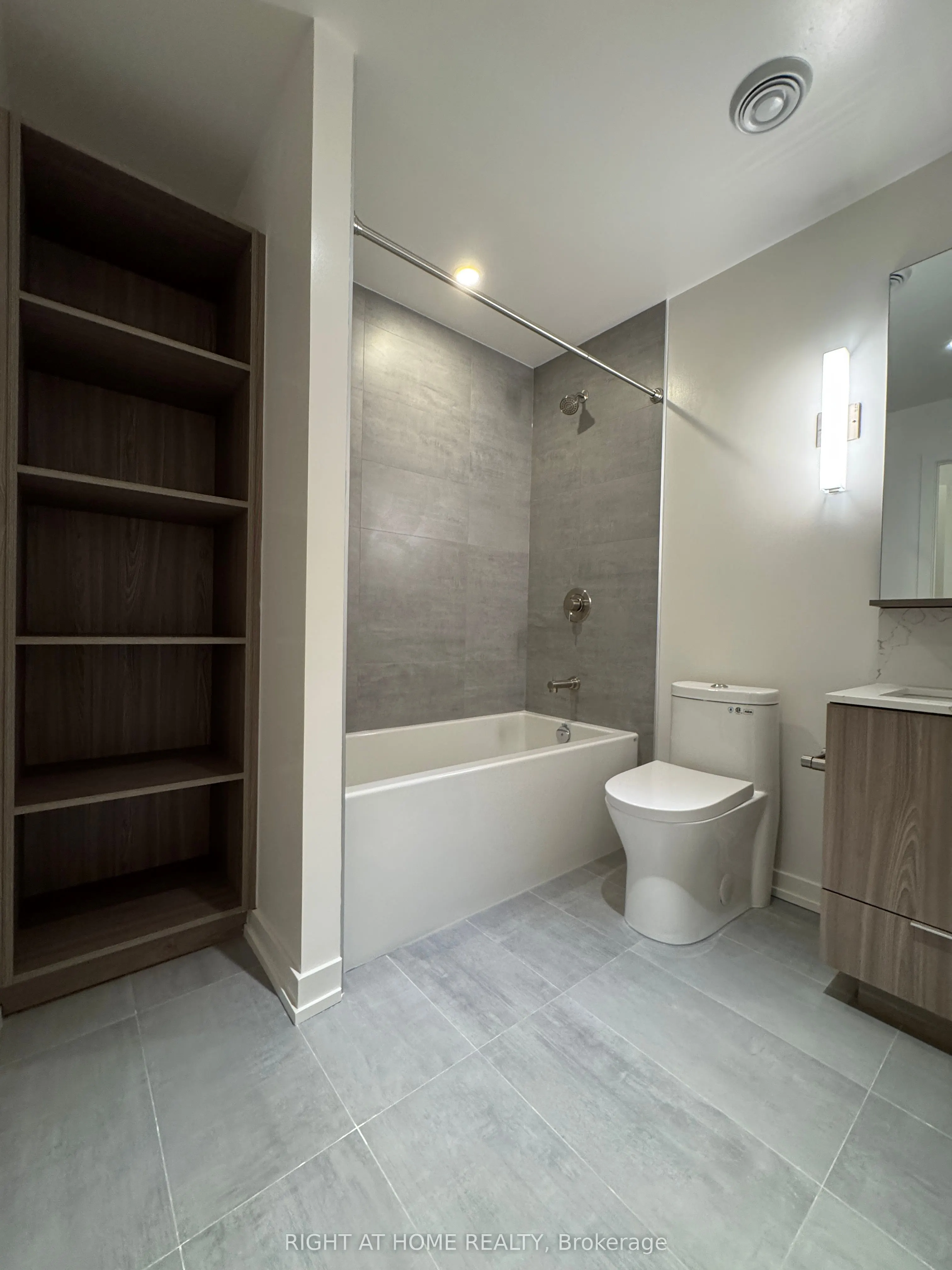 120 Broadway Avenue, #616N