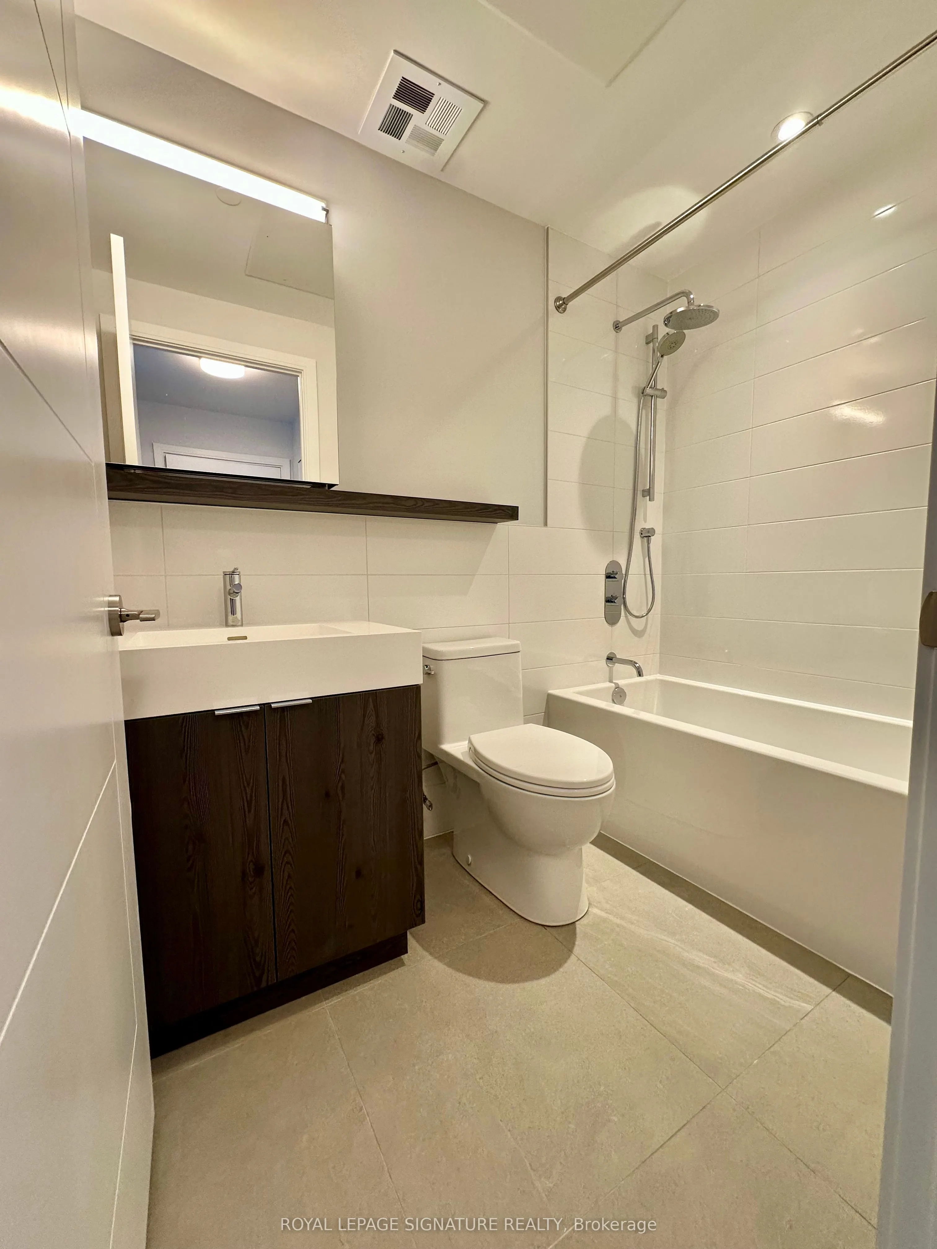 664 Spadina Avenue, #501
