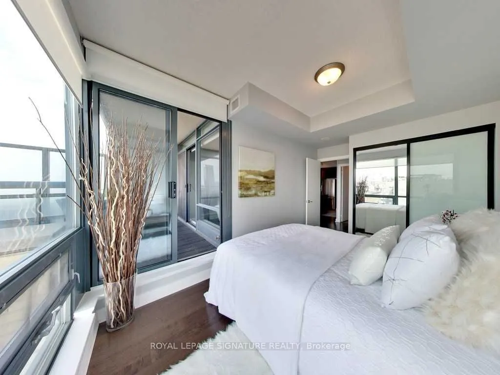 438 King Street W, #1307
