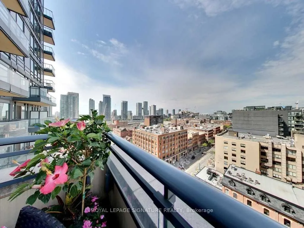 438 King Street W, #1307