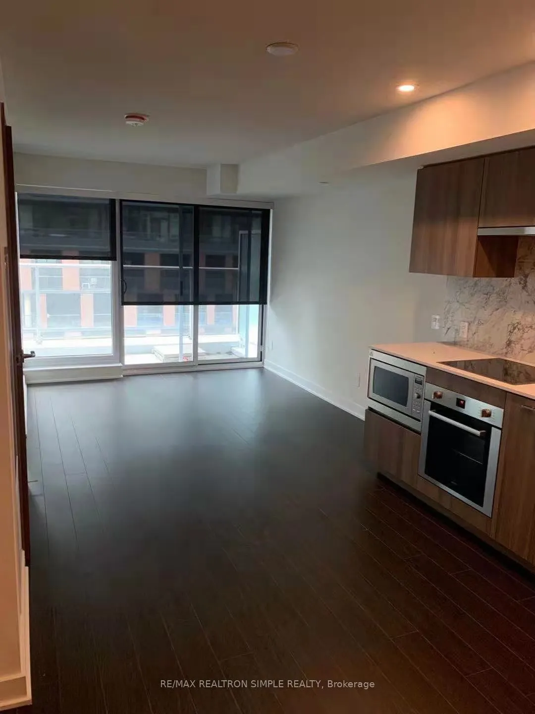19 Bathurst Street, #1001