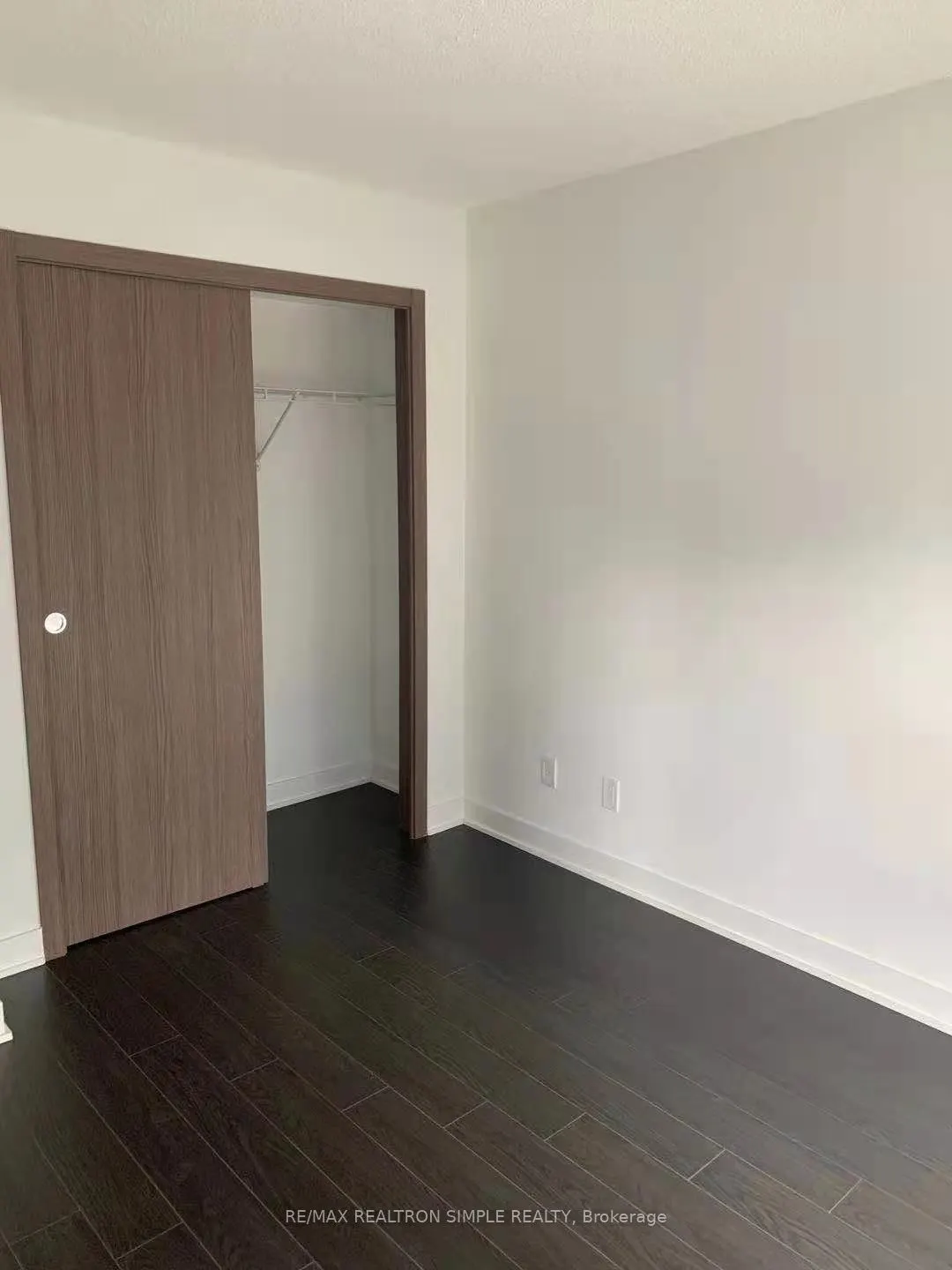 19 Bathurst Street, #1001