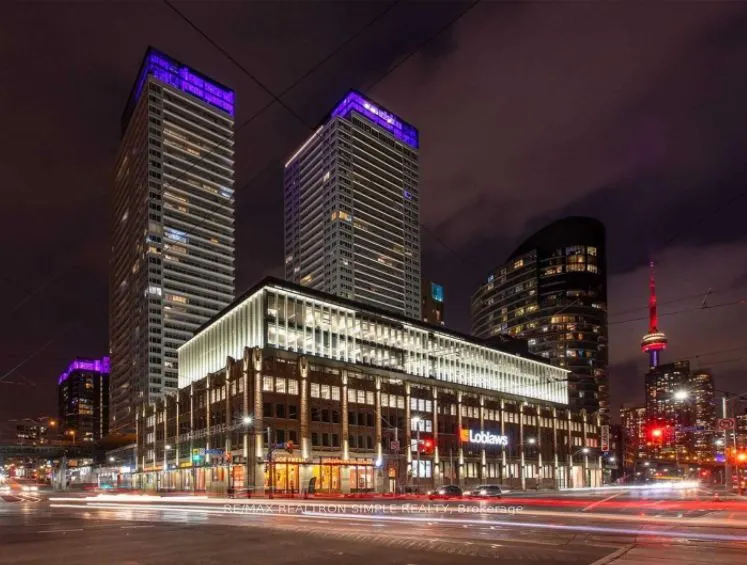 19 Bathurst Street, #1001