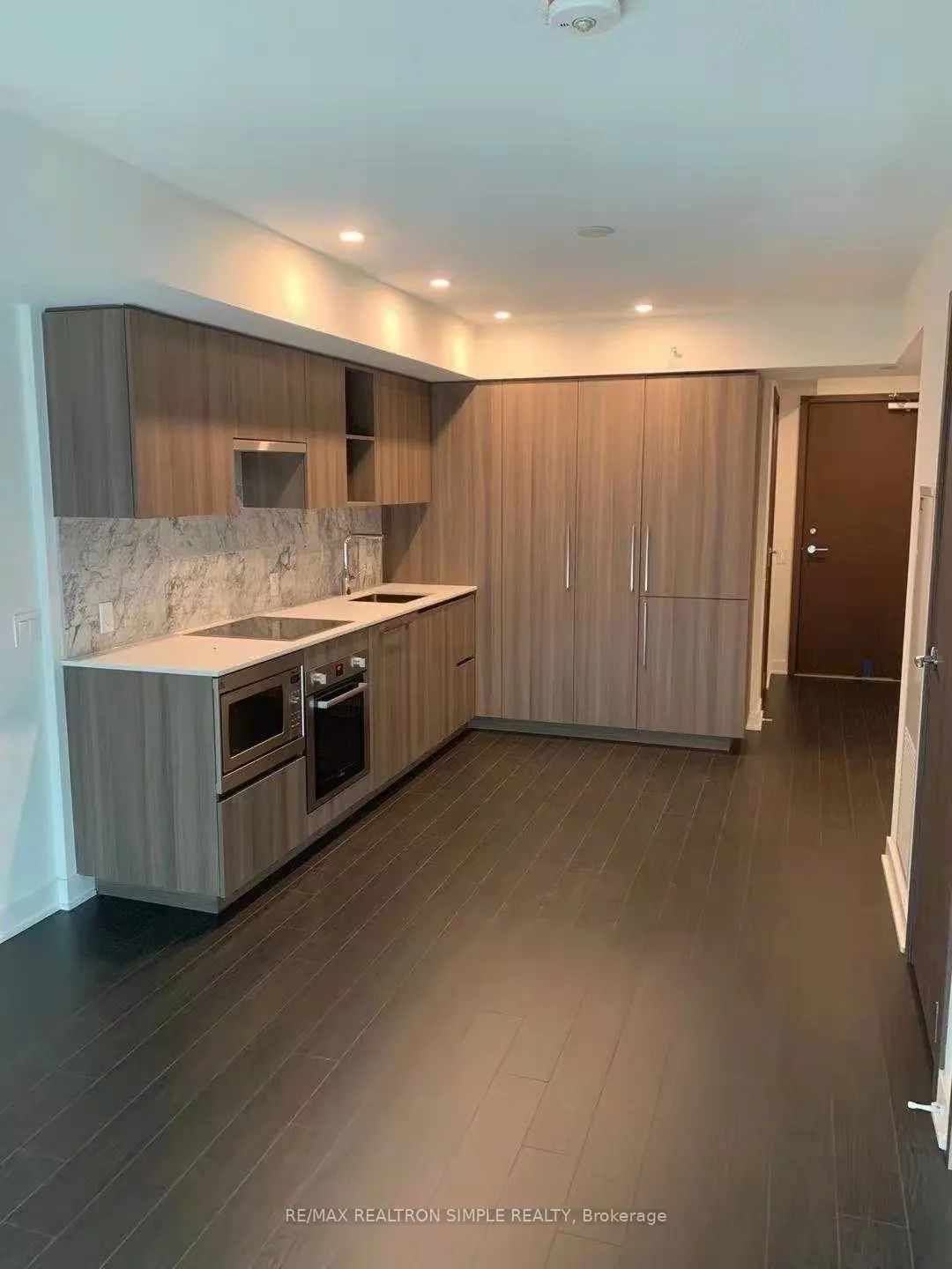 19 Bathurst Street, #1001