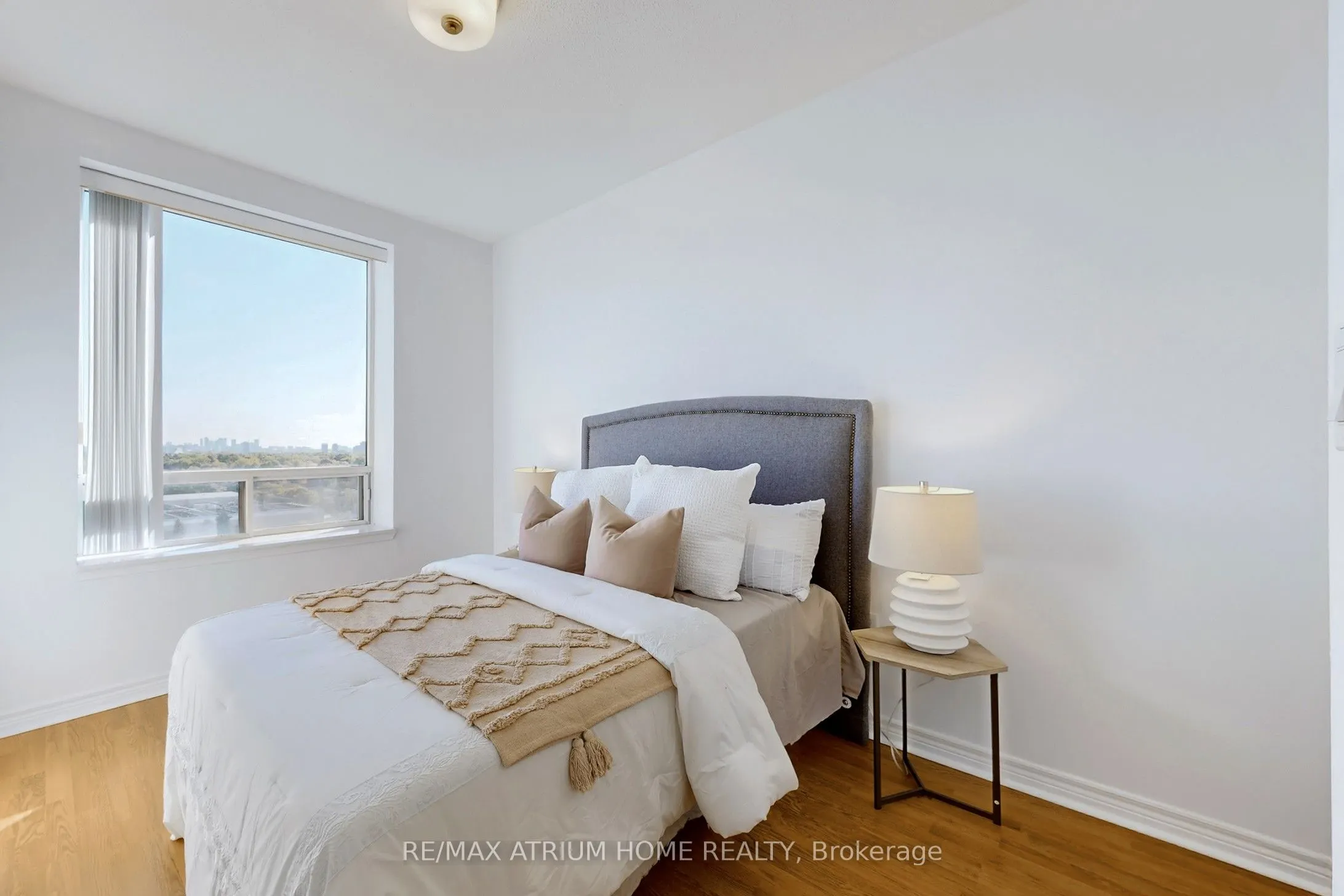 88 Grandview Way, #PH11