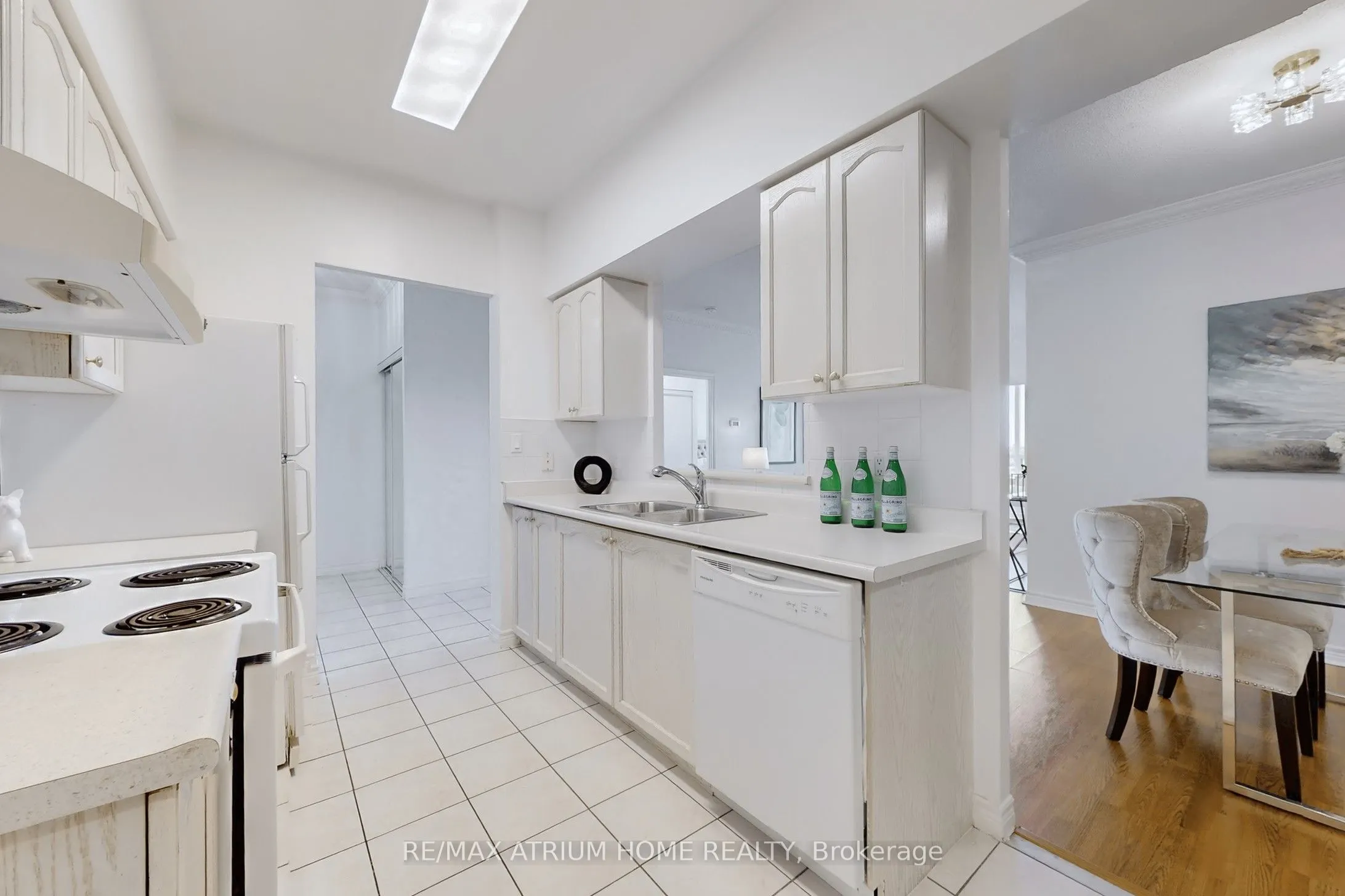 88 Grandview Way, #PH11