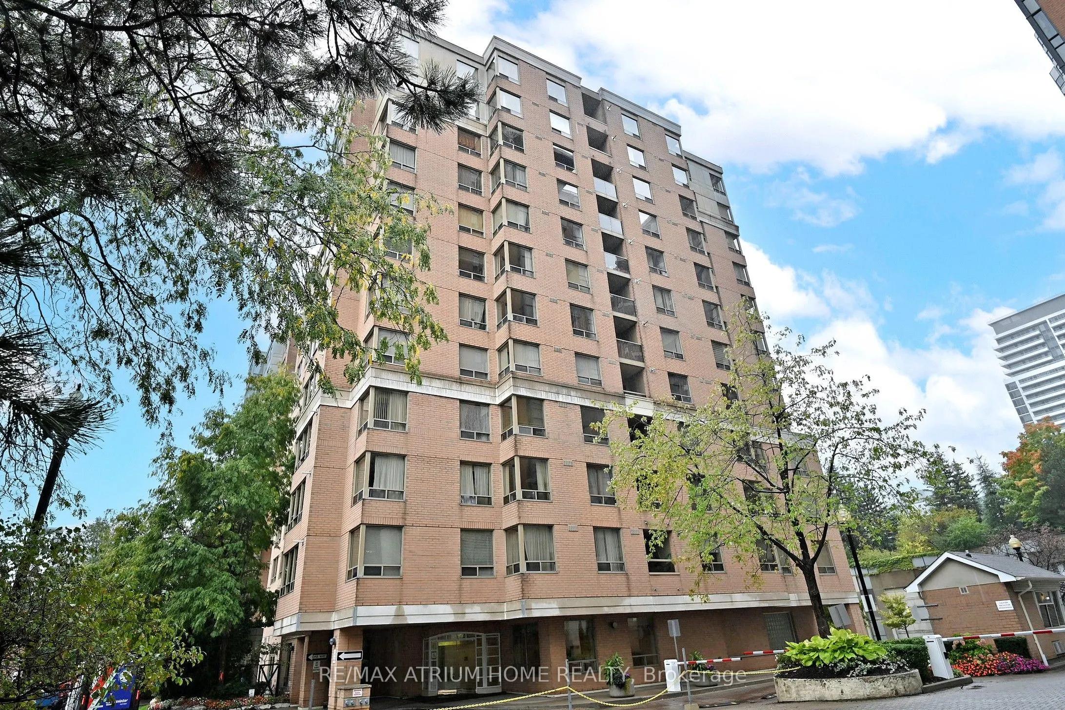 88 Grandview Way, #PH11