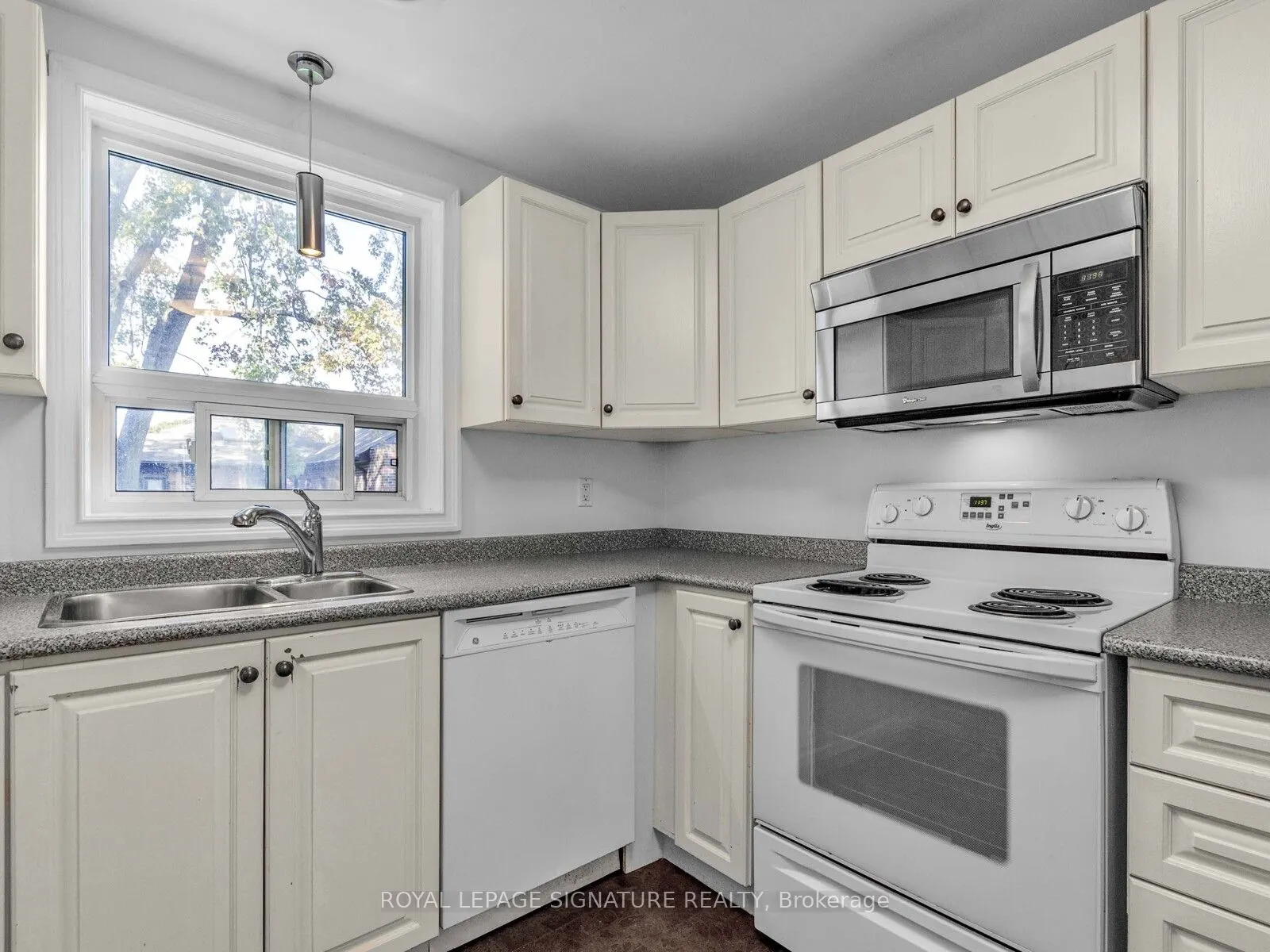 19 Warwick Avenue, #Upper